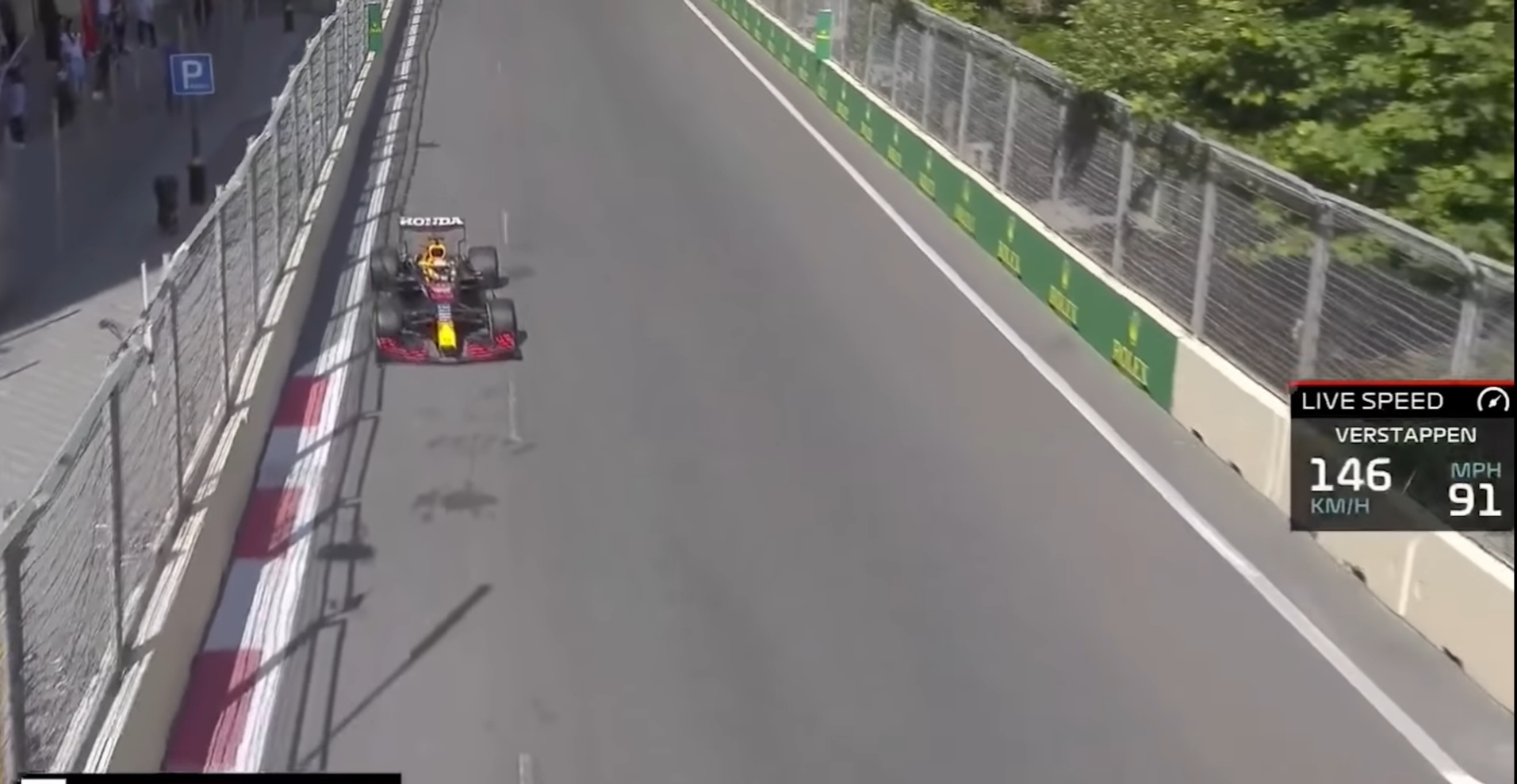 Формула 1 в Баку: легендарные гонки и яркая атмосфера городского трека (15/18)