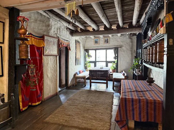 Мустанг: тур-инициация в тайны и магию запретного королевства Ло (7/59)