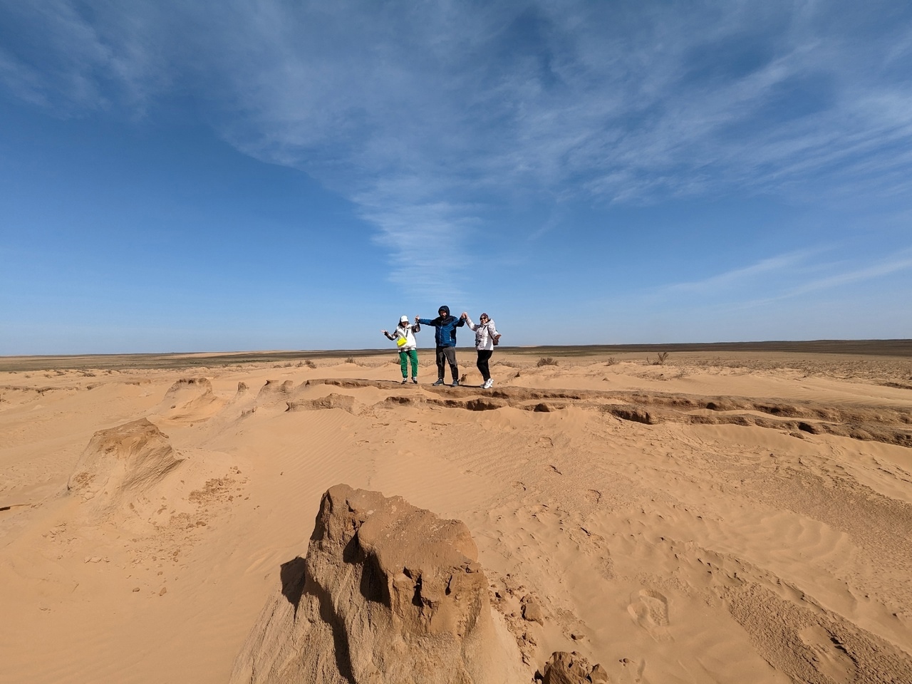 Калмыкия. Тюльпаны степи и буддийская тишина (9/37)