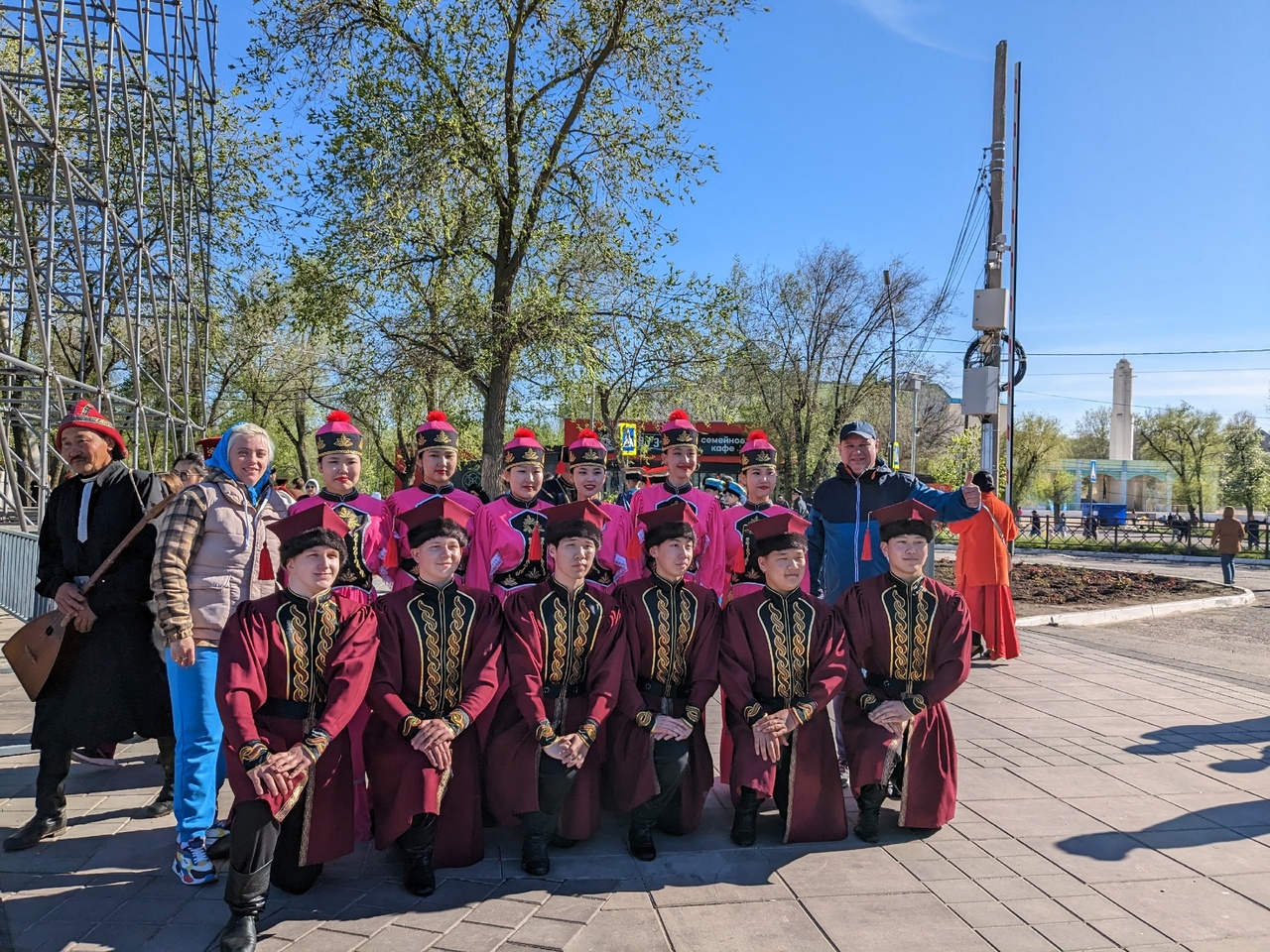 Калмыкия. Тюльпаны степи и буддийская тишина (6/37)