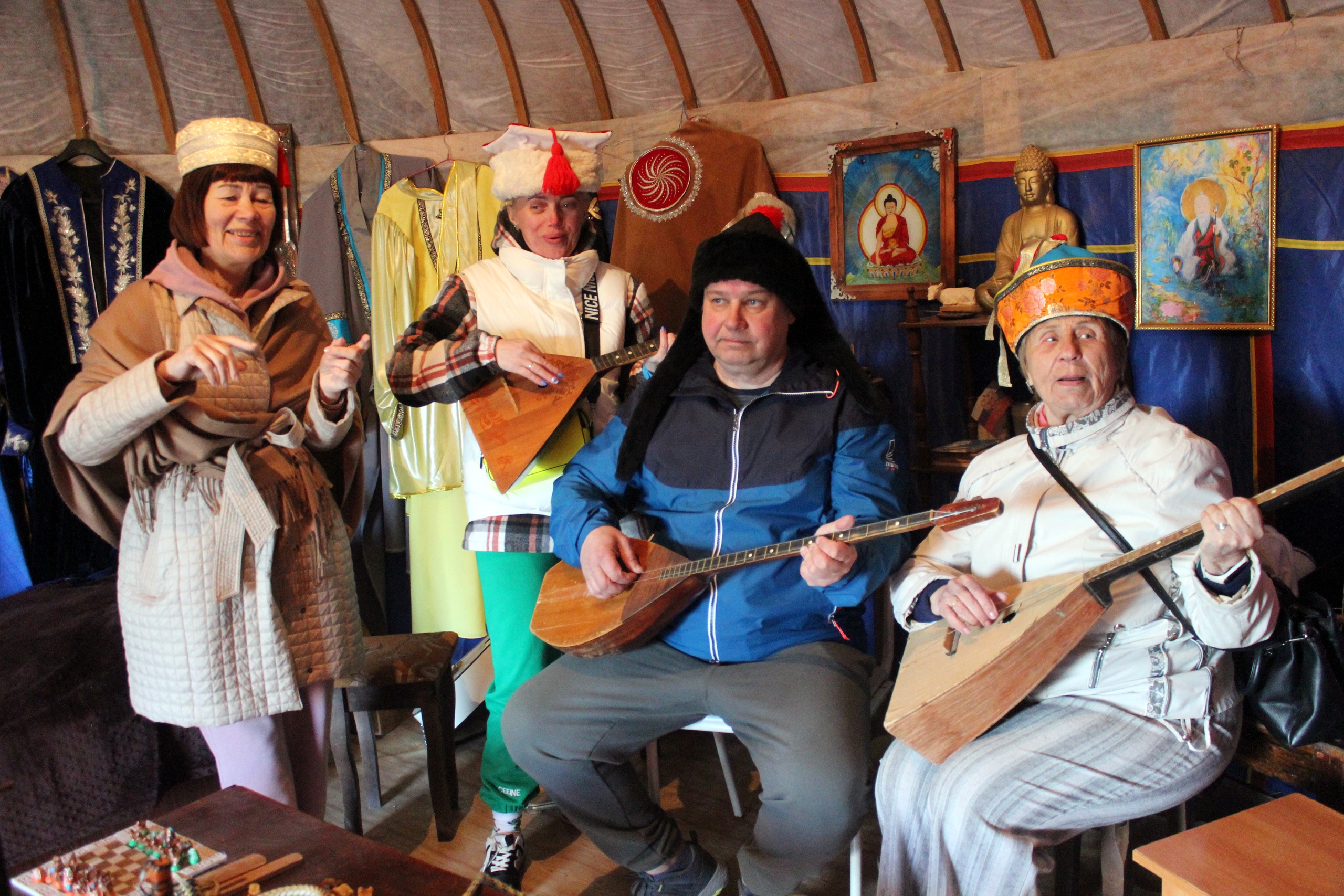 Калмыкия. Тюльпаны степи и буддийская тишина (19/37)