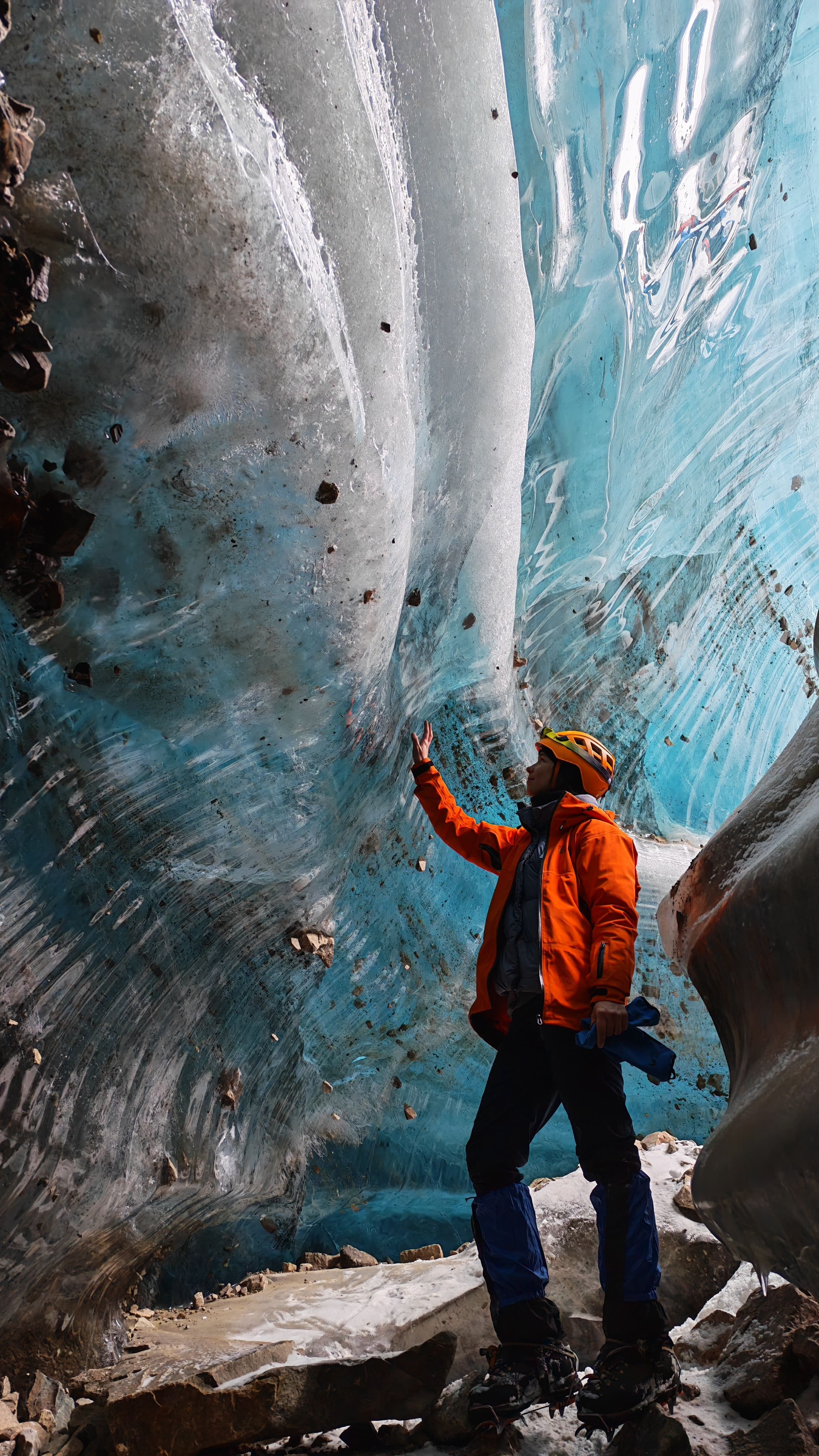 Ледник Богдановича и Октябрьская пещера