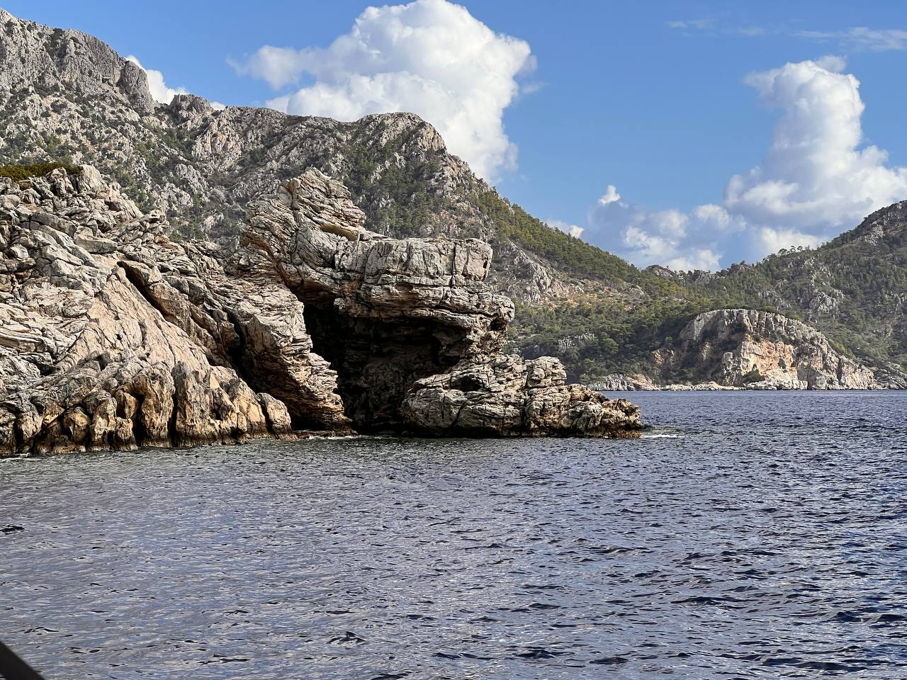 Комфорт и дикая природа: парусное путешествие на яхте по Турции (7/22)