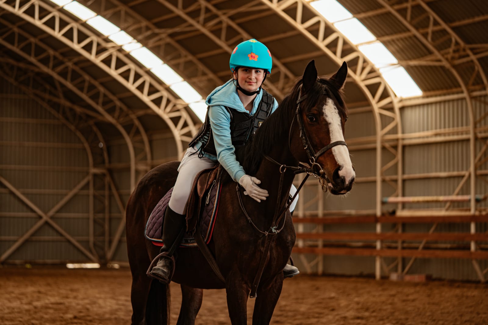 Конная прогулка и знакомство с лошадьми на ферме под Баку