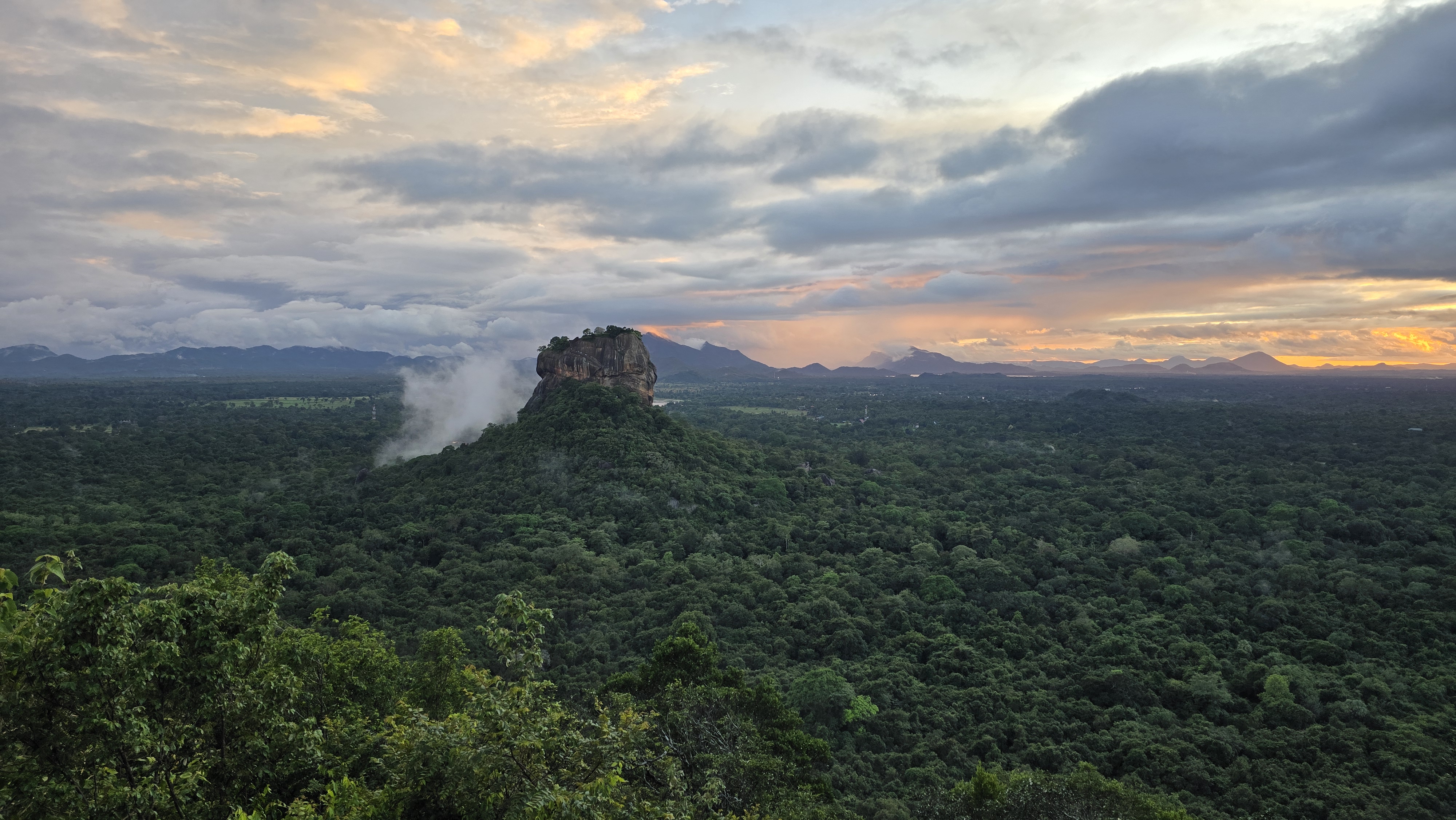 Шри - Ланка: Путешествие к центру земли (4/47)