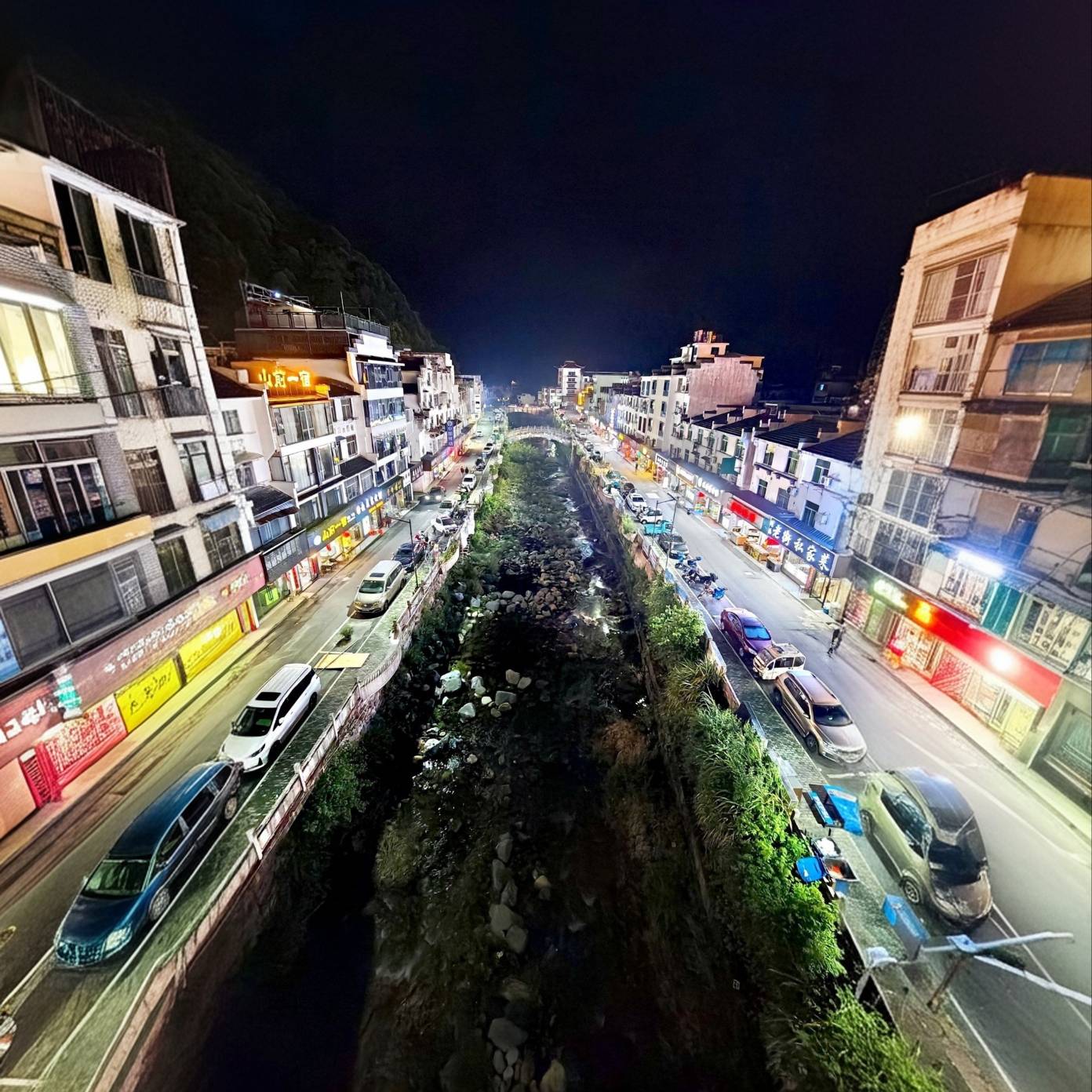 Красоты Восточного Китая: Шанхай, Чжуцзяцзяо, озеро Циншань, рассвет в горах Хуаншань (34/56)