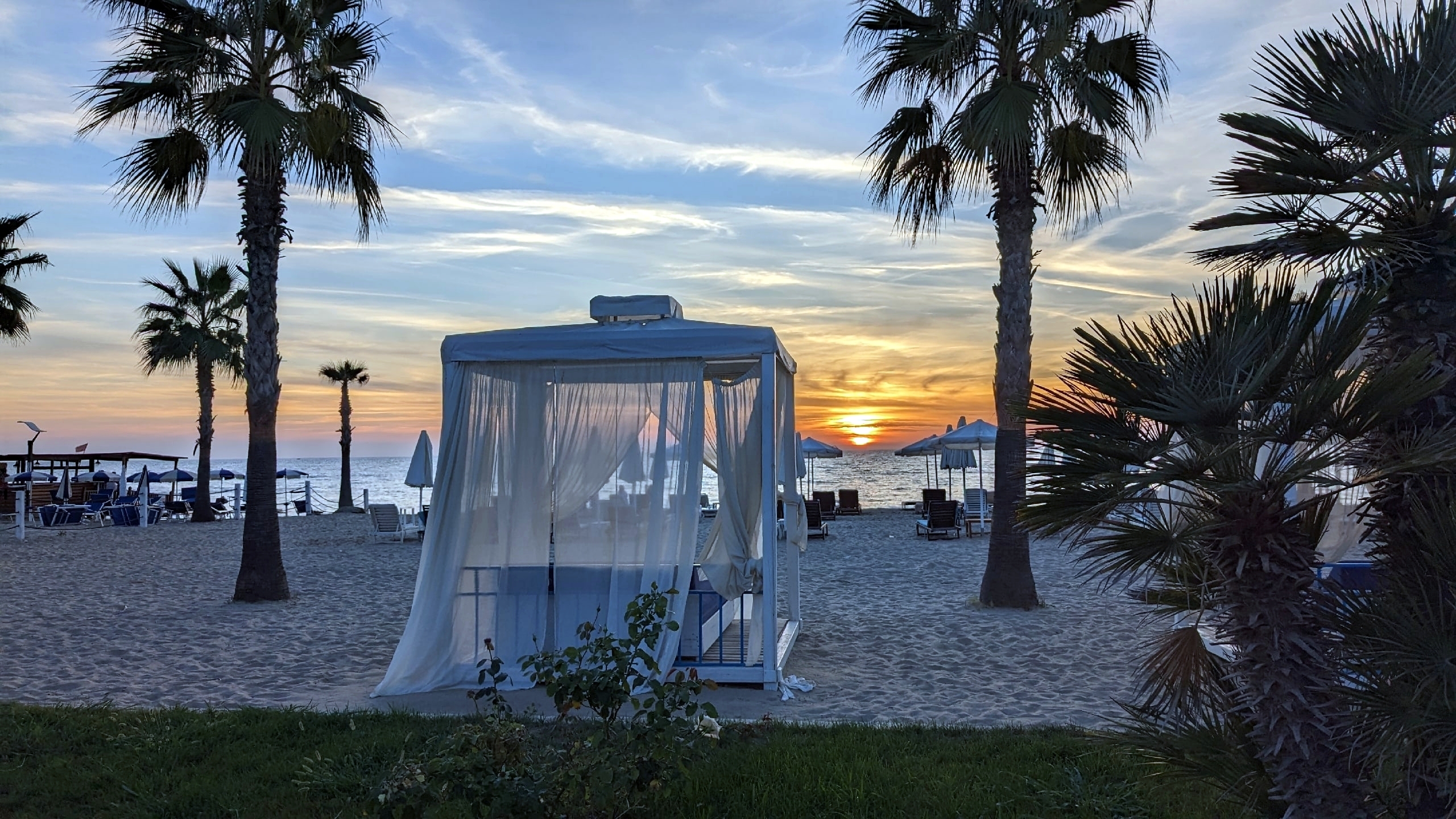 Встреча в аэропорту - отдых на пляже - ужин