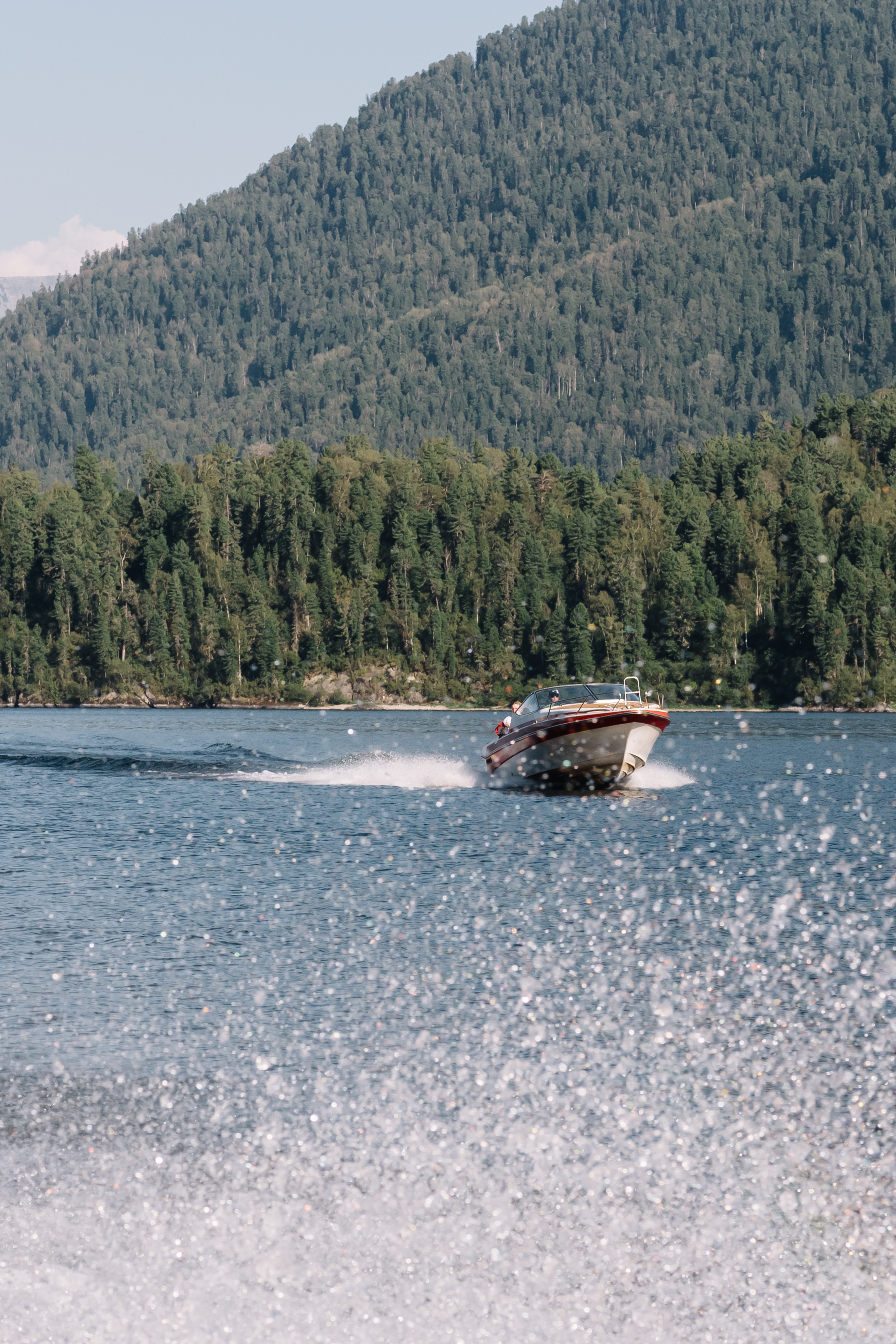 По глади Телецкого озера (8/10)