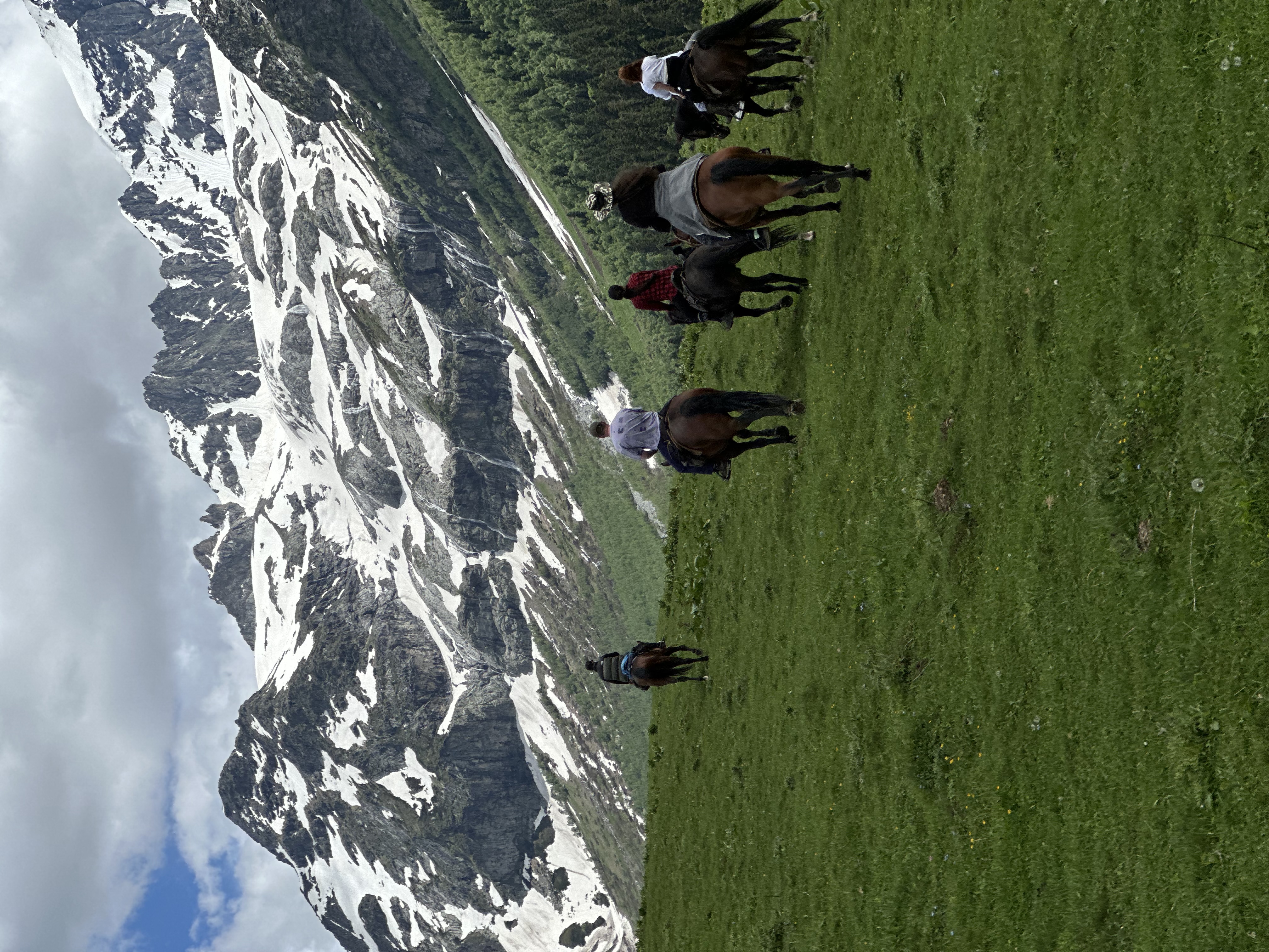 Конная прогулка к Софийскому леднику и водопадам без треккинга (Архыз) (3/13)