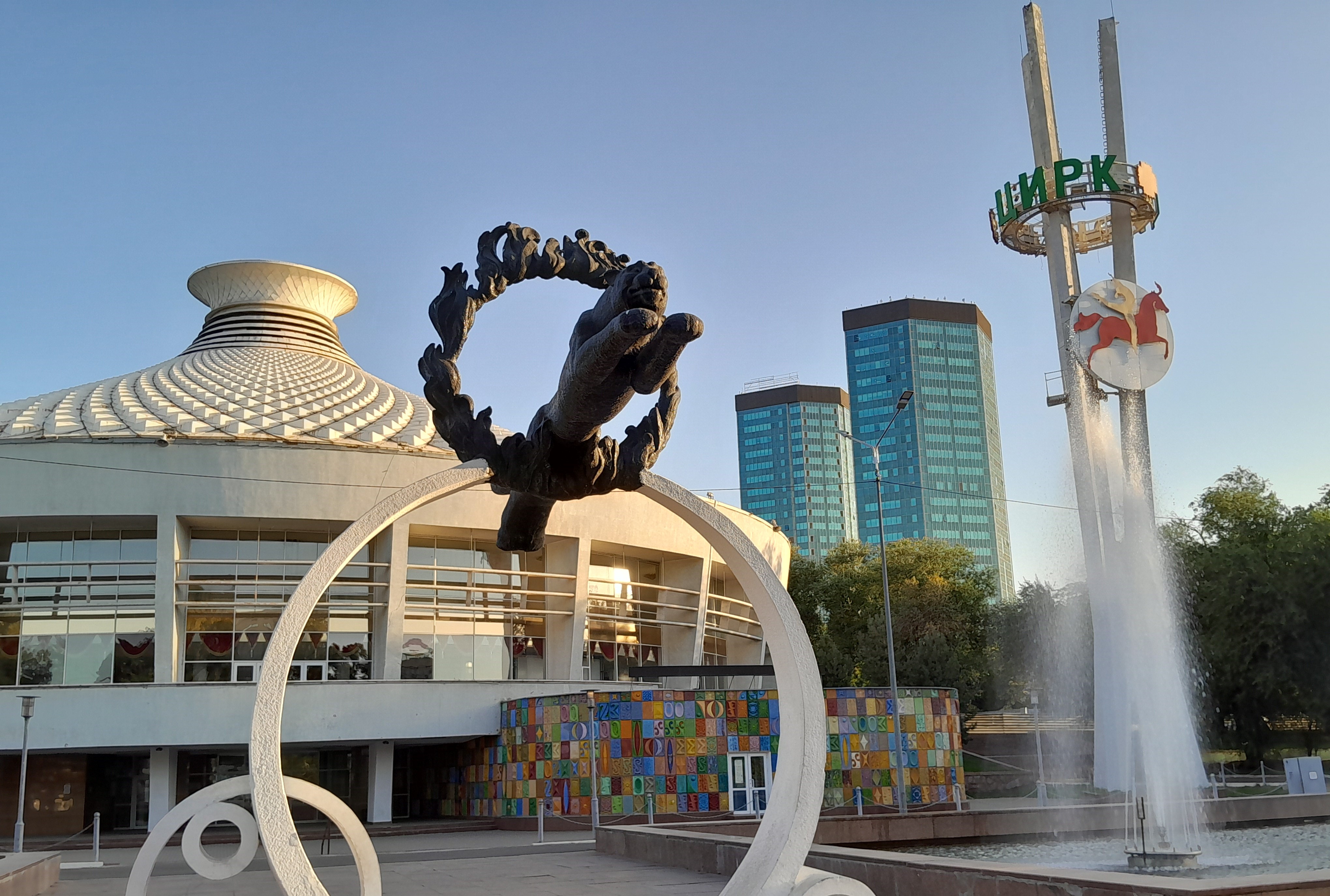 Экскурсия по проспекту Абая — история и современность Алматы.