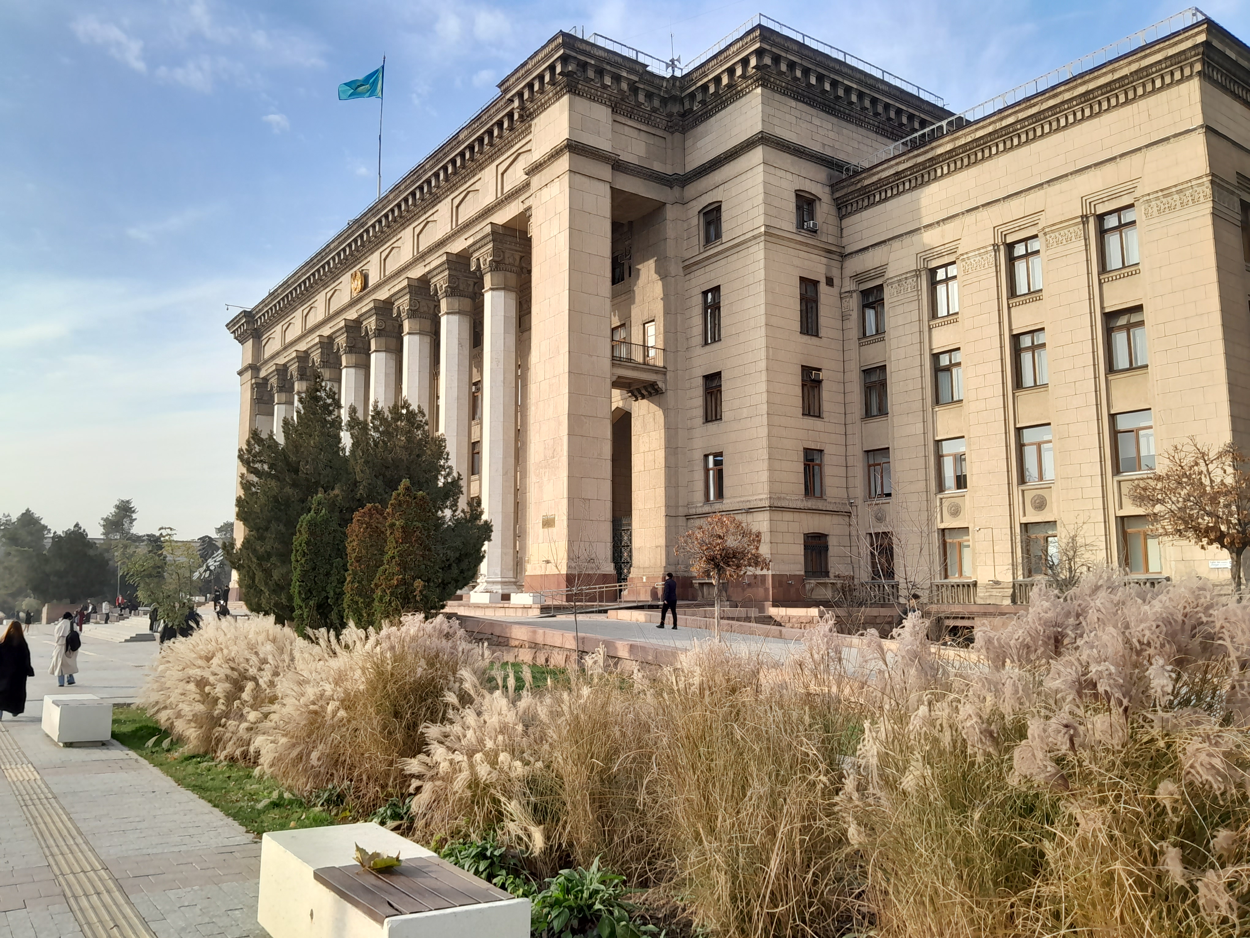 Экскурсия по проспекту Абая — история и современность Алматы. (20/31)