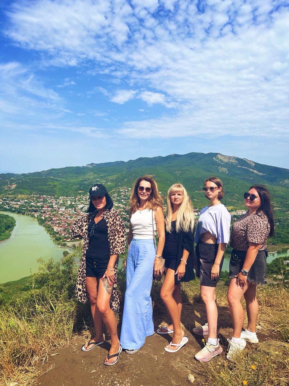 Индивидуальный тур: Мцхета, Джвари, Светицховели, Гори и Уплисцихе (3/15)