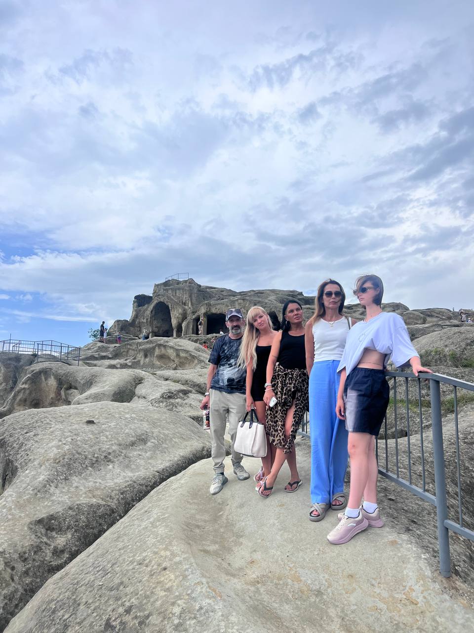 Индивидуальный тур: Мцхета, Джвари, Светицховели, Гори и Уплисцихе (9/15)