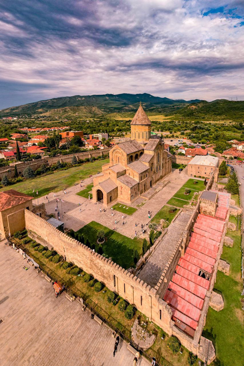 Индивидуальный тур: Мцхета + Джвари + Казбеги (3/8)