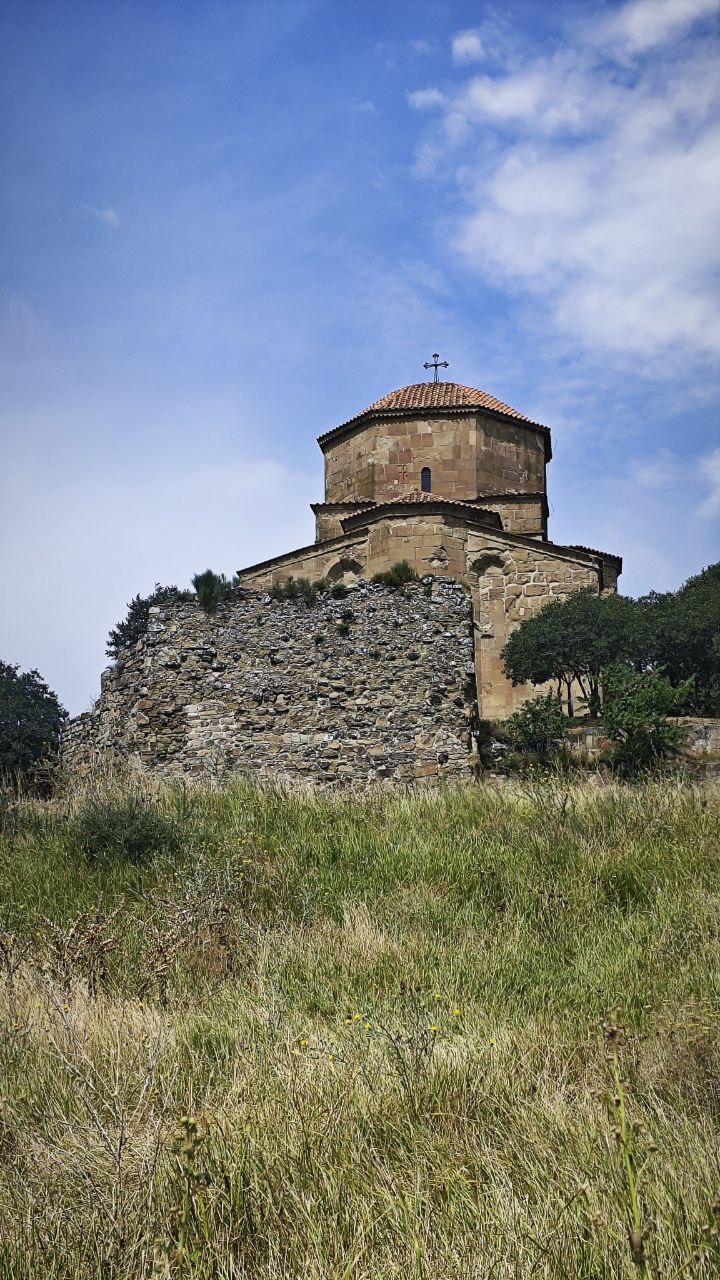 Индивидуальный тур: Мцхета, Джвари, Светицховели, Гори и Уплисцихе (11/15)