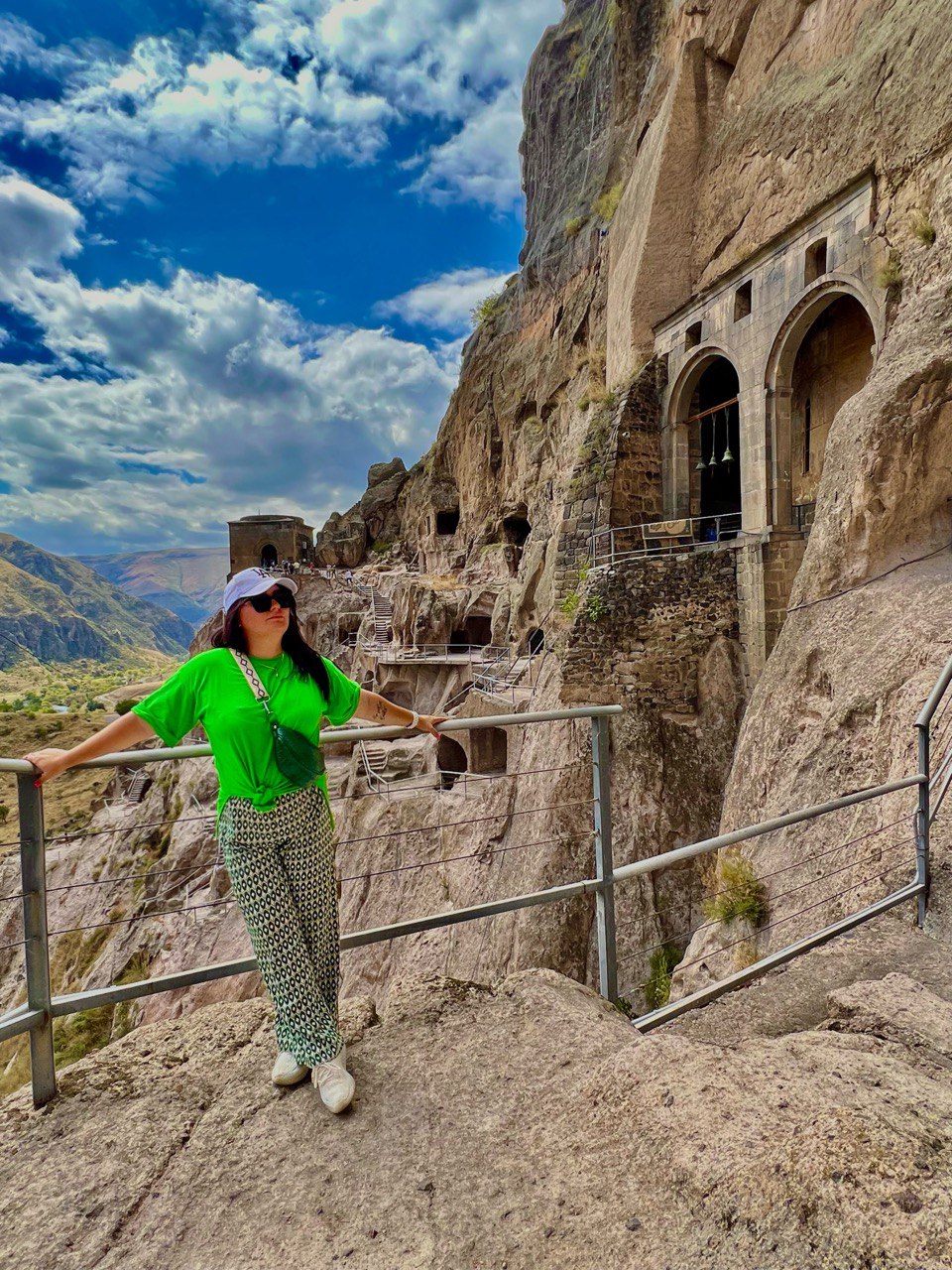 Индивидуальный тур: Мцхета, Джвари, Светицховели, Гори и Уплисцихе (13/15)