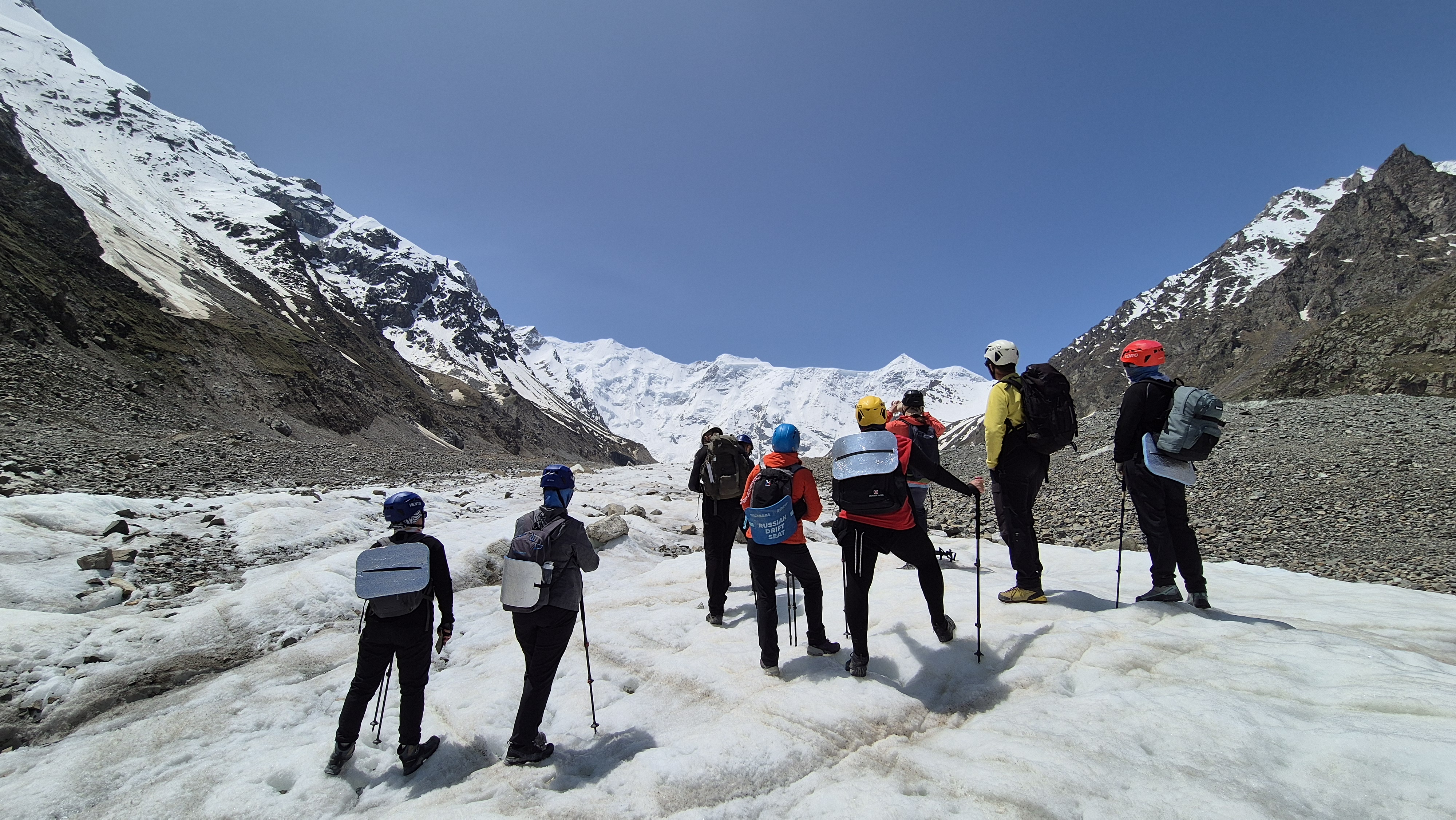Безенги. Главные стены Кавказа. Палаточный лагерь (30/42)