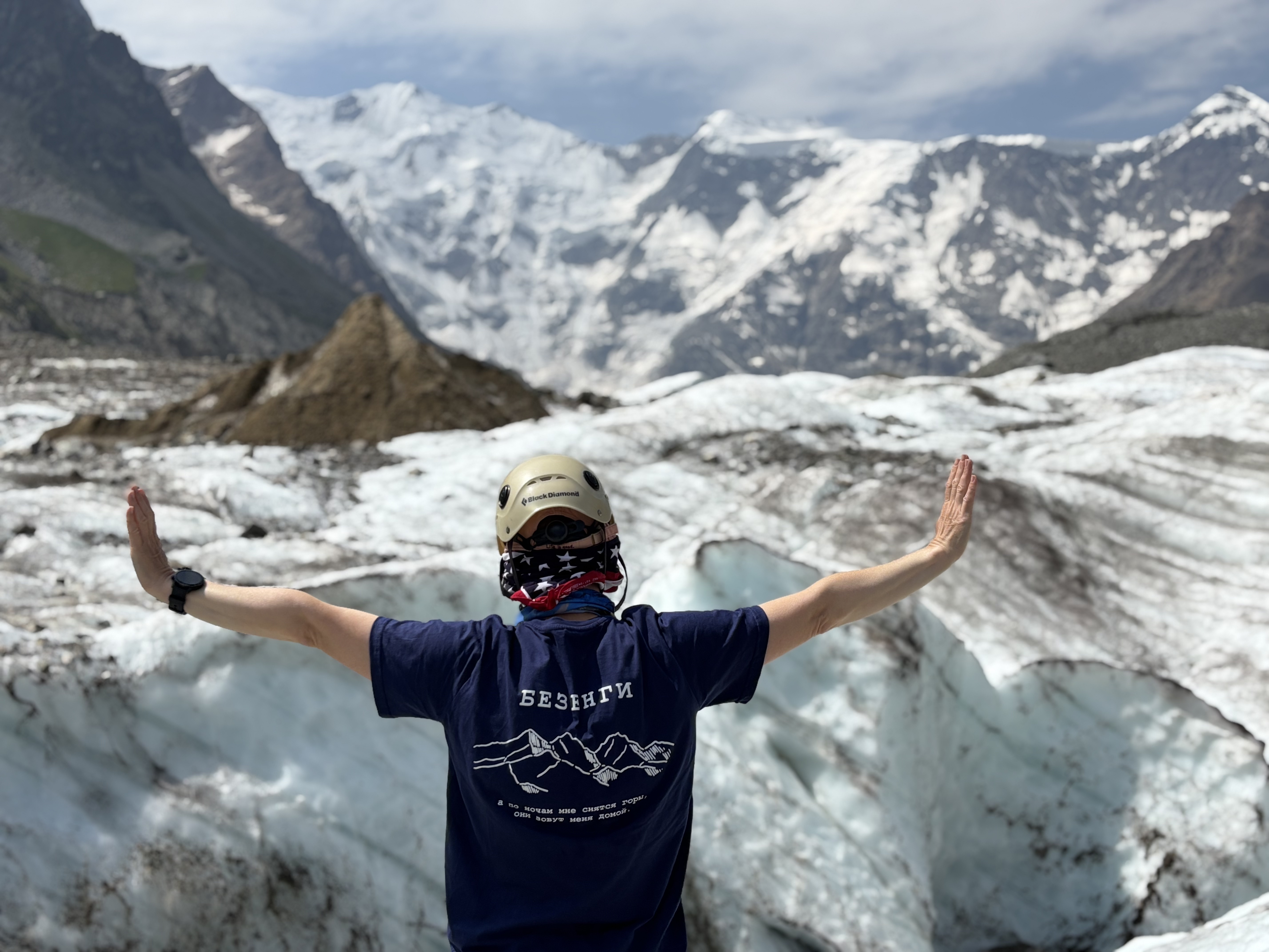 Безенги. Главные стены Кавказа. Палаточный лагерь (38/42)