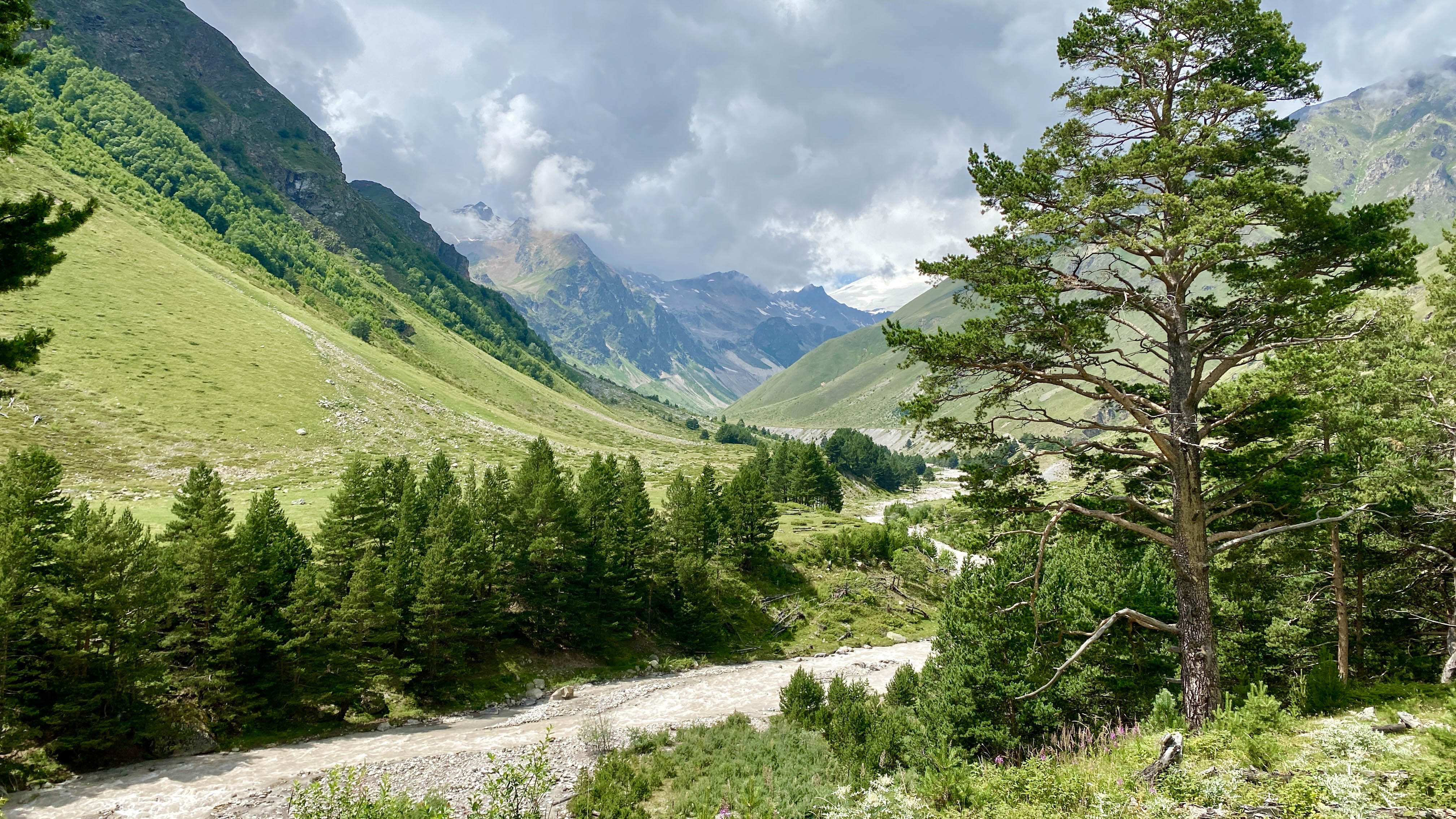 Треккинг в ущелье Ирикчат