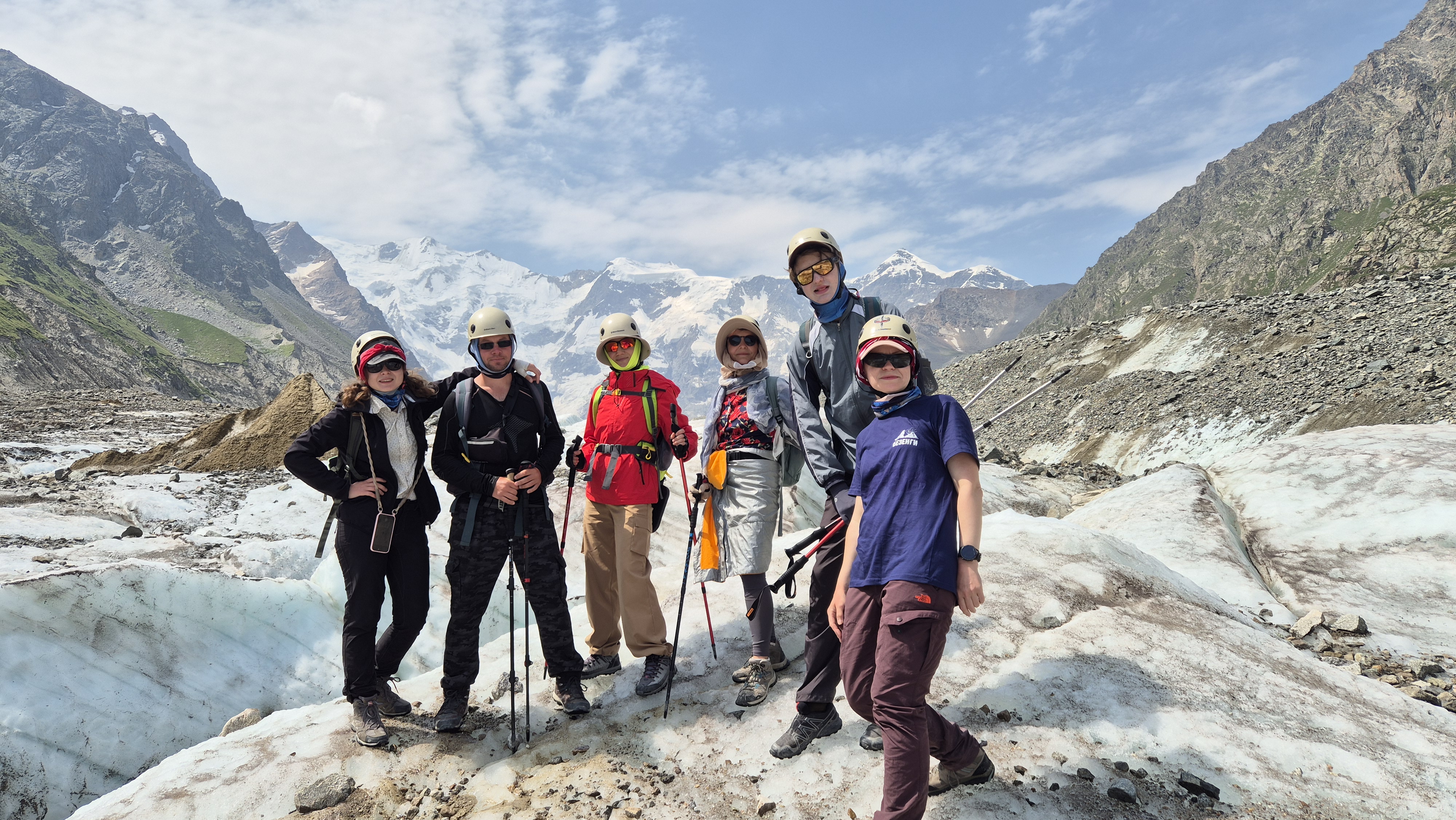 Безенги. Главные стены Кавказа. Палаточный лагерь (6/42)
