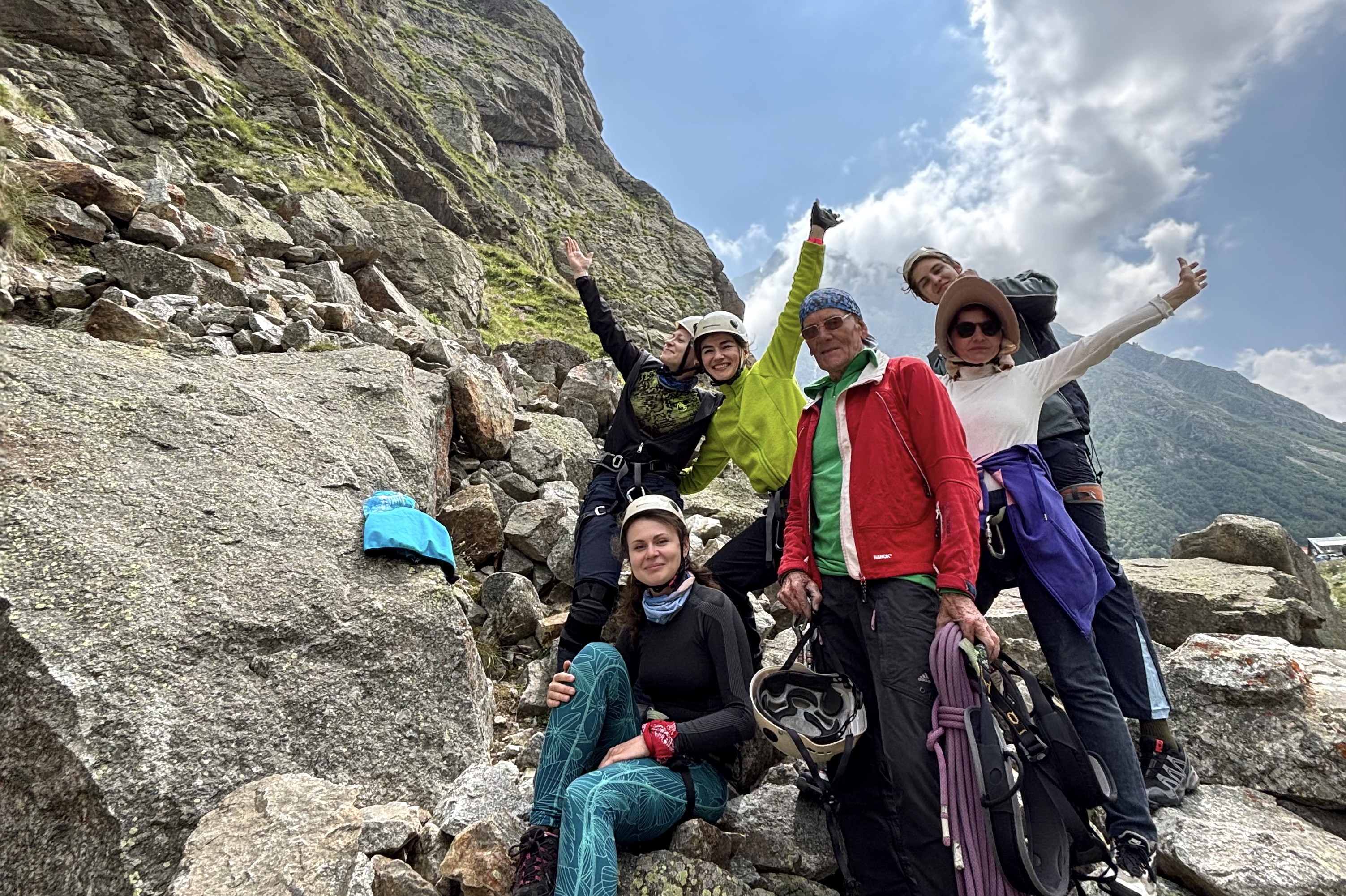 Безенги. Главные стены Кавказа. Палаточный лагерь (39/42)