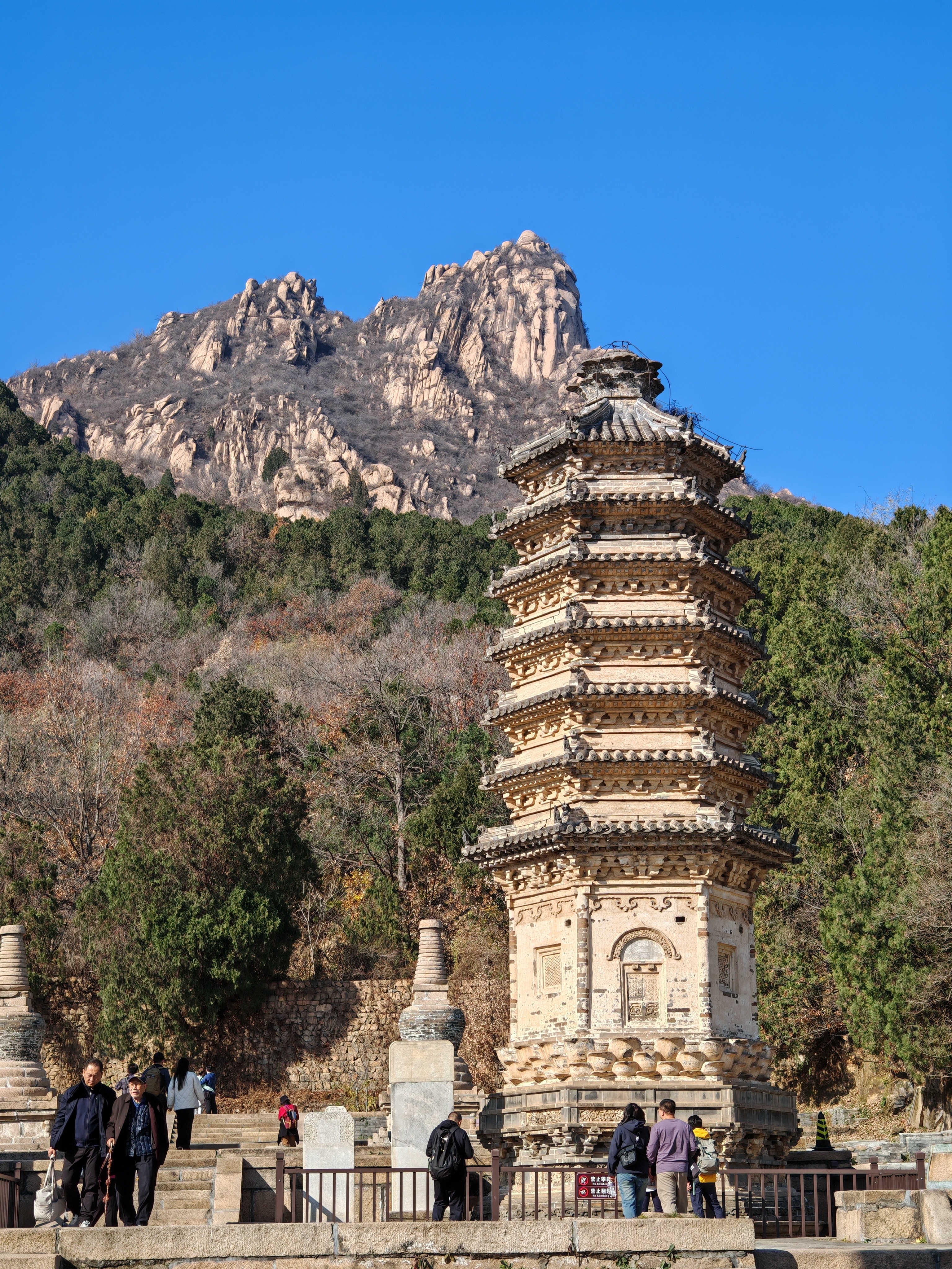 Пекин зимний: Великая стена, Губэй, Чэндэ и горы Иньшань (32/39)