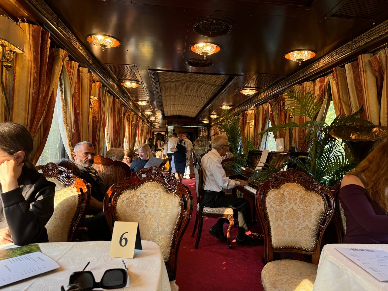 Горный парк Рускеала, мраморный каньон, ретропоезд