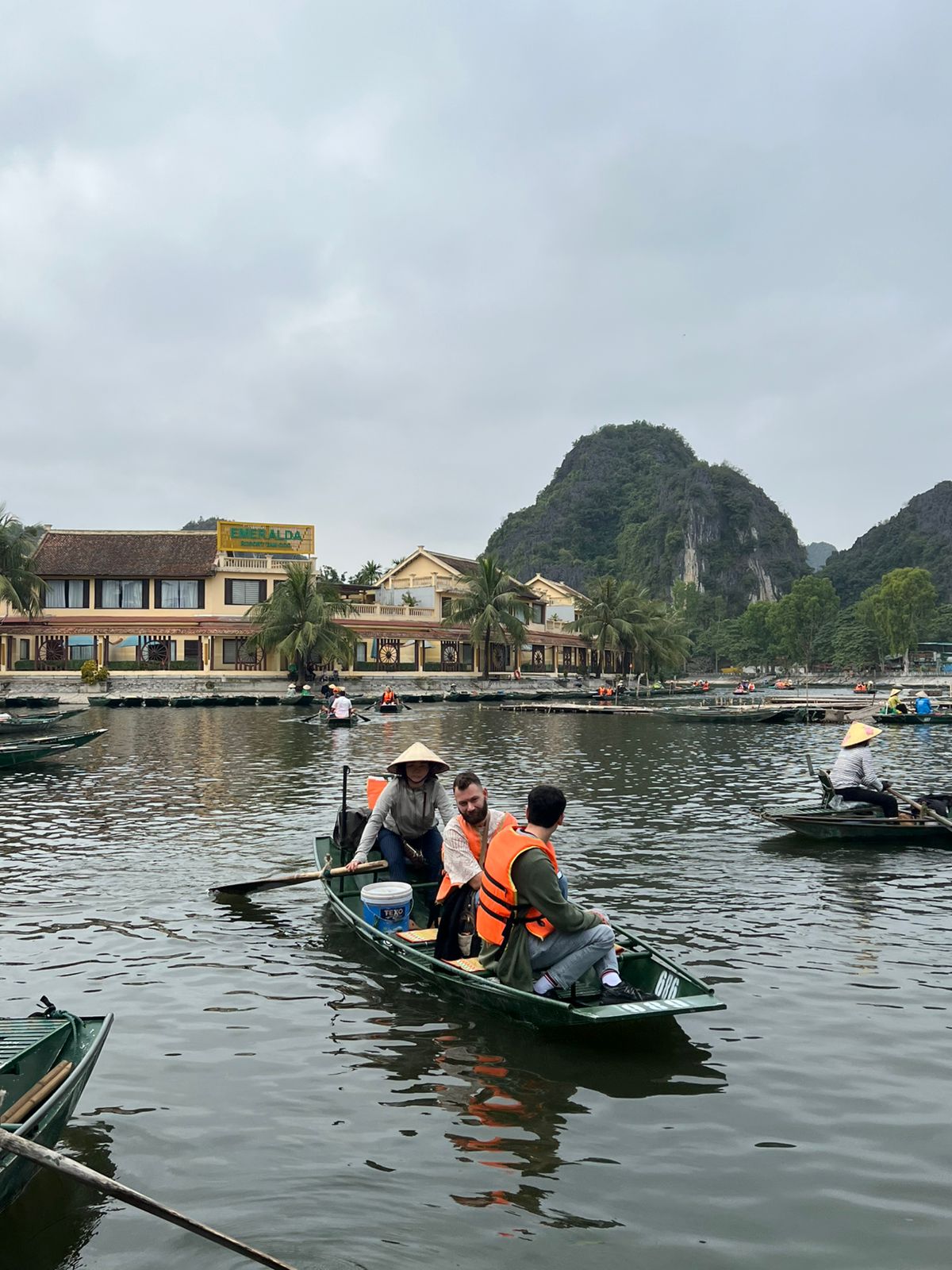 Две легенды Азии: Вьетнам и Камбоджа (5/45)