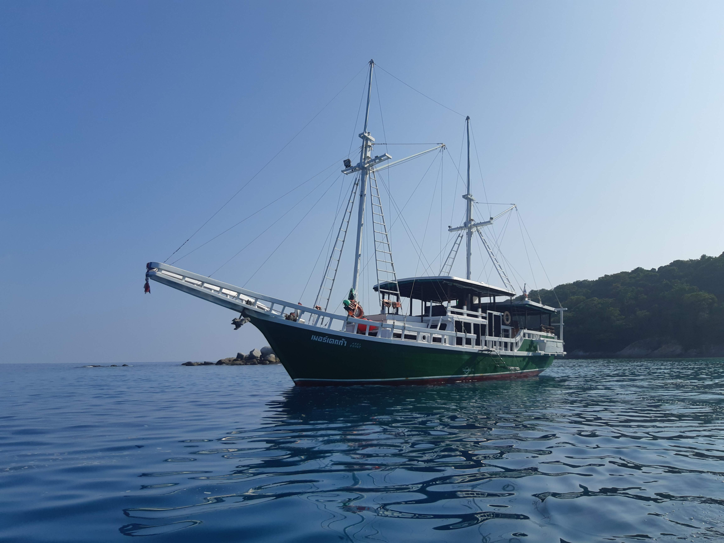 Под парусами индонезийского финиси  за поиском сокровищ в Таиланде! (1/17)