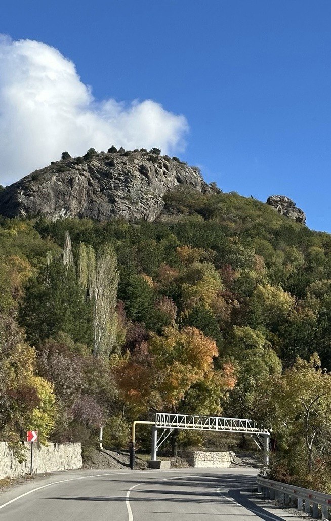 Биюк-Исар место, где скалы хранят эхо древних народов (11/13)