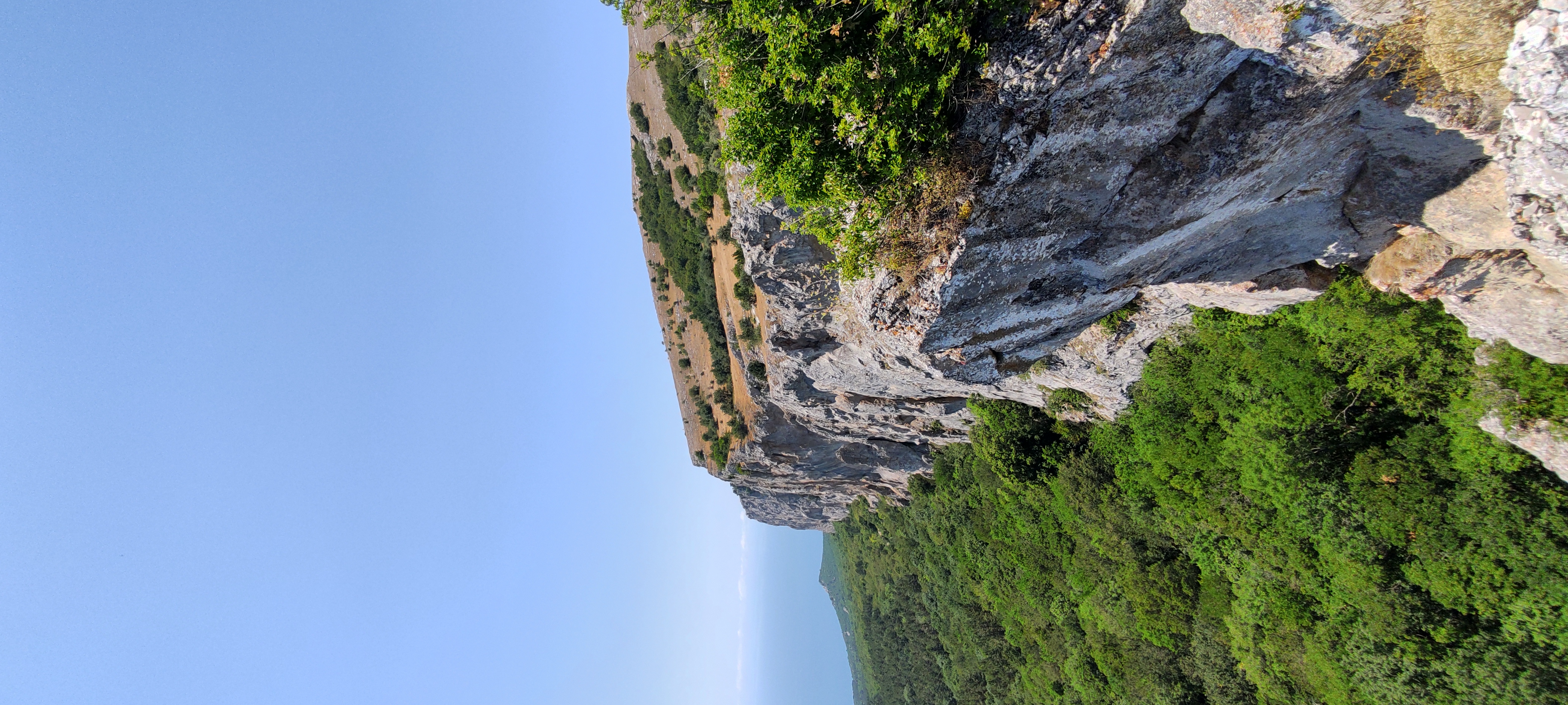 Биюк-Исар место, где скалы хранят эхо древних народов (4/13)