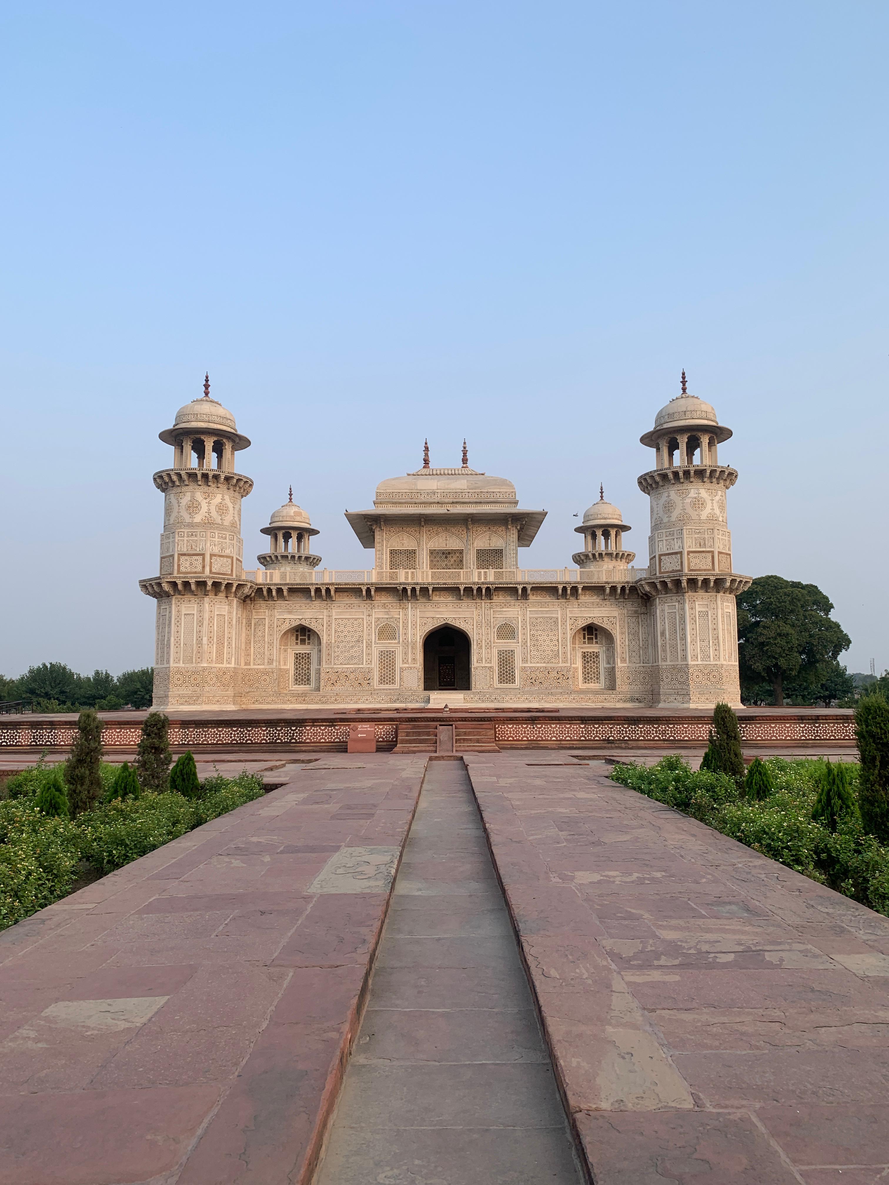 Один день в Агре: Тадж, Агра-форт, Итимад-уд-Даула, Мехтаб-Багх