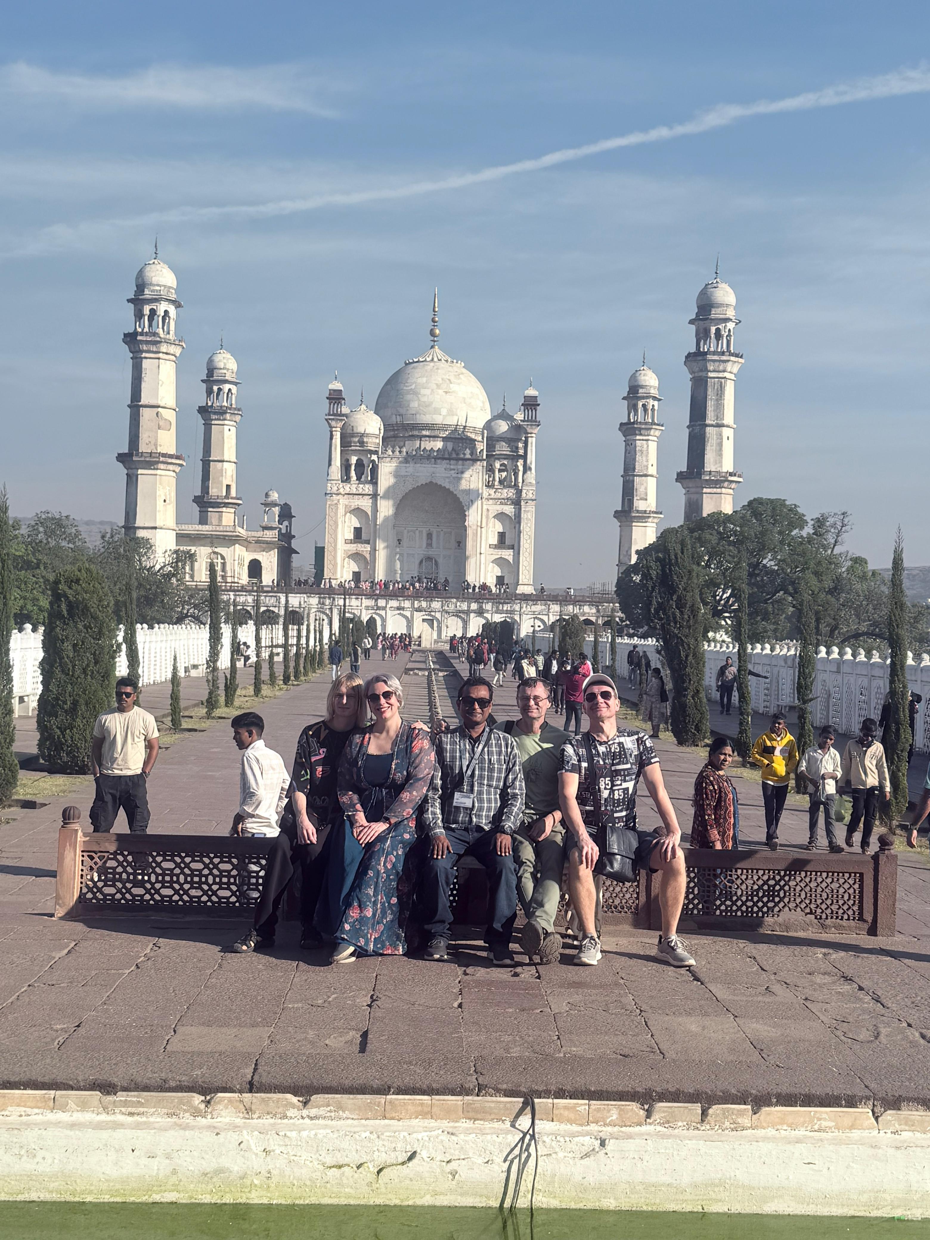 Один день в Агре: Тадж, Агра-форт, Итимад-уд-Даула, Мехтаб-Багх (3/8)