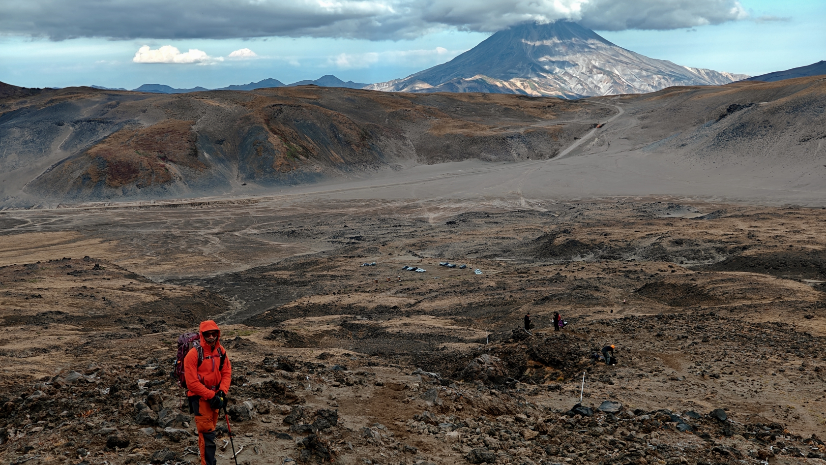 Восхождение на вулкан Горелый и осмотр кратера (3/11)