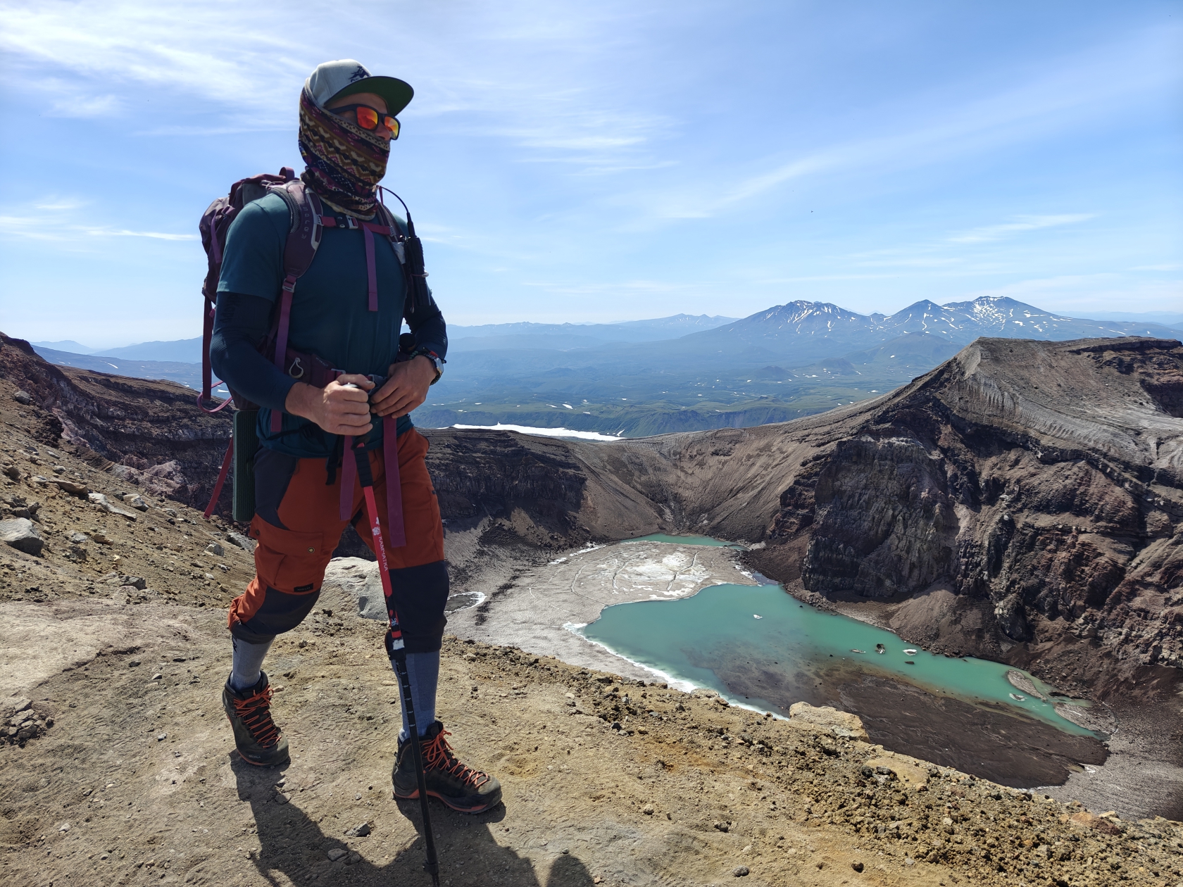 Восхождение на вулкан Горелый и осмотр кратера