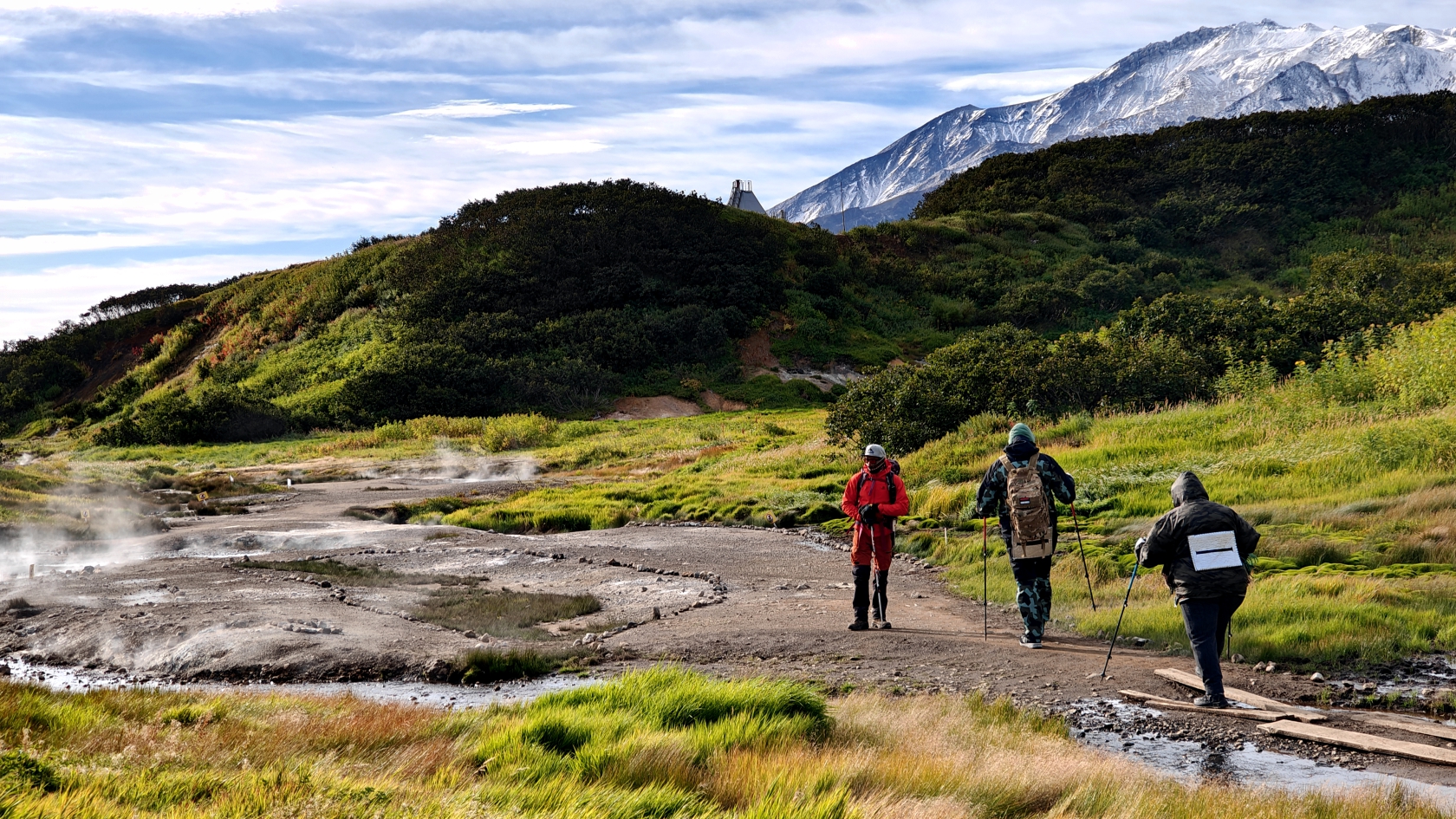 Малая Долина гейзеров (Дачные источники)  остров зелени у подножия активного вулкана (2/20)