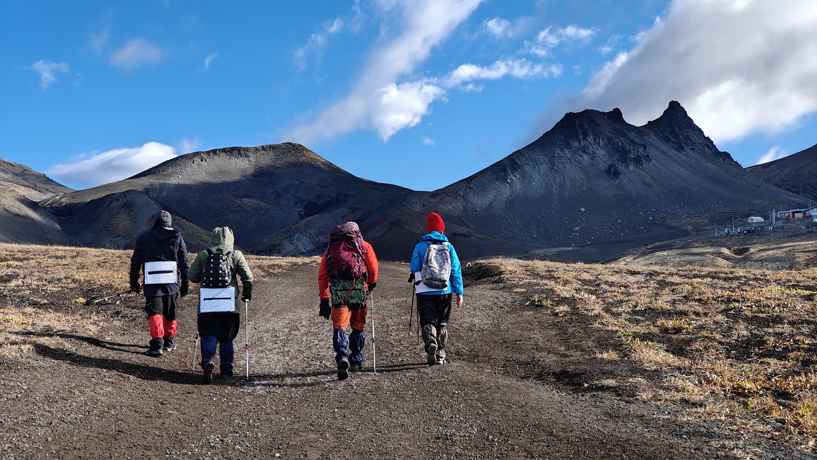 Прогулка к экструзии Верблюд и вулканический пляж Тихого океана (4/18)