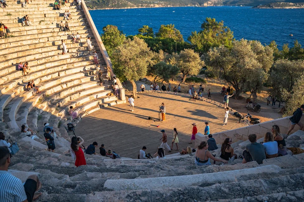 Капуташ, Патара, Кабак