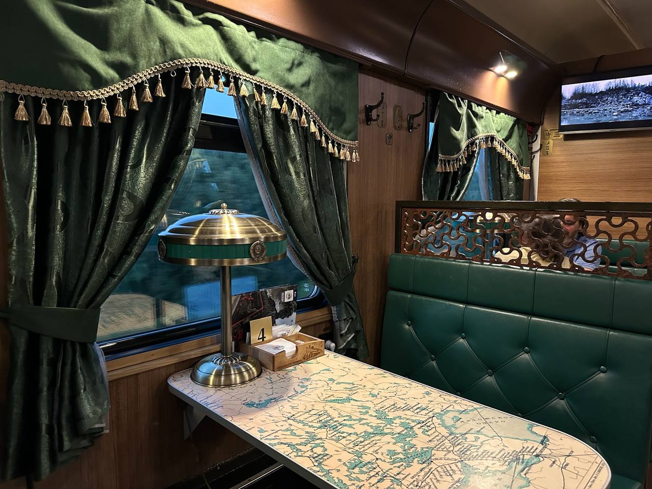 Горный парк Рускеала, мраморный каньон, ретропоезд