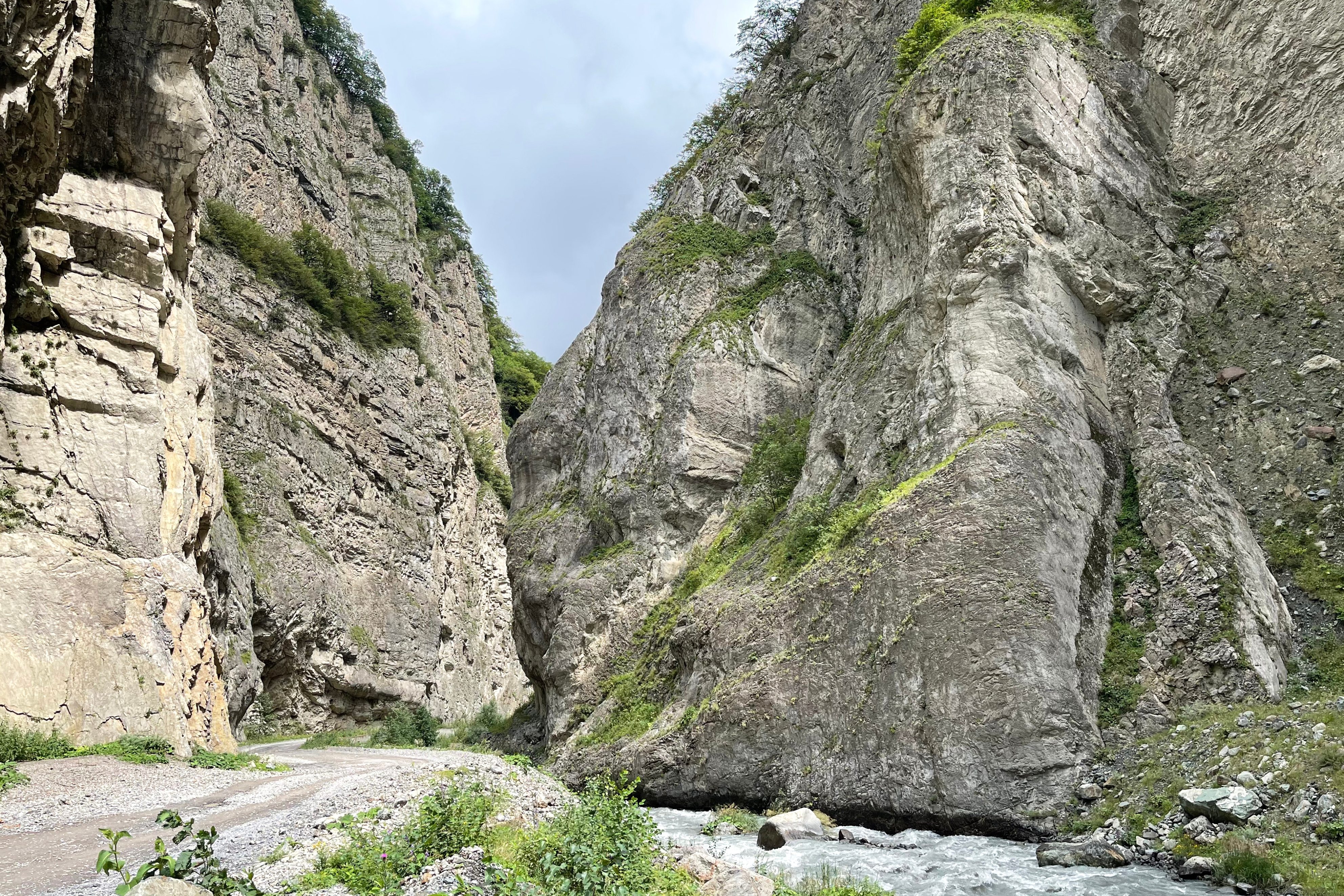 Северная Осетия: треккинг без палаток и рюкзаков. Тур-разведка. (1/14)