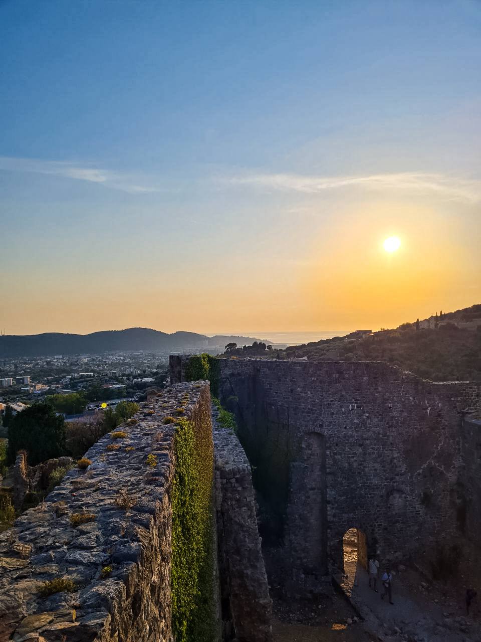 Круиз на яхте по уютной вкусной средневековой Черногории (12/15)