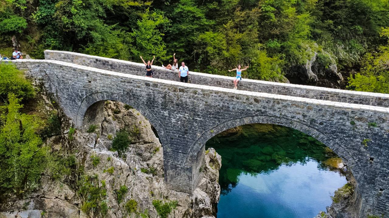 Круиз на яхте по уютной вкусной средневековой Черногории