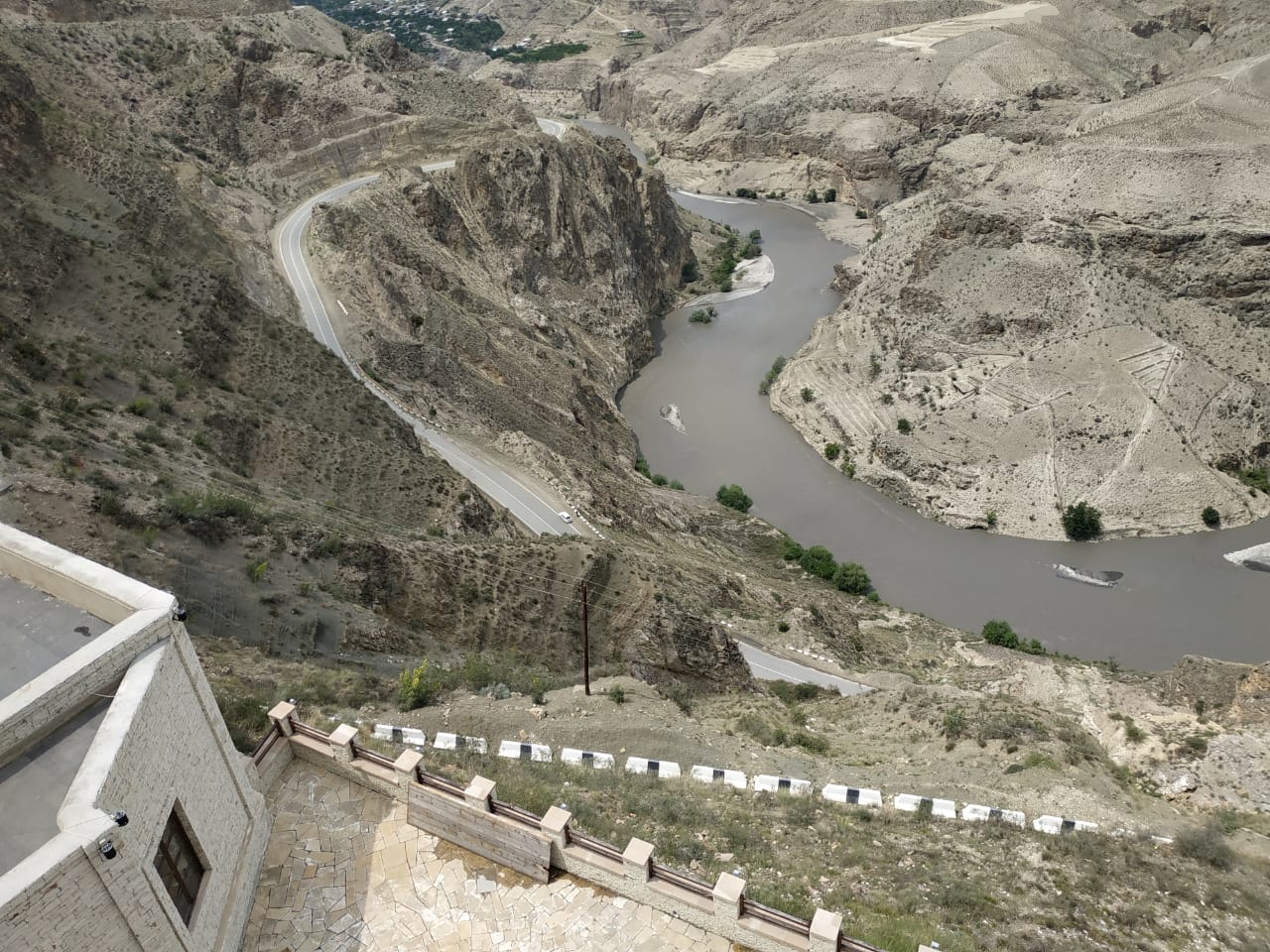 Смотровая Харачи - одна из лучших локации в России по оценкам National Geographic (9/17)