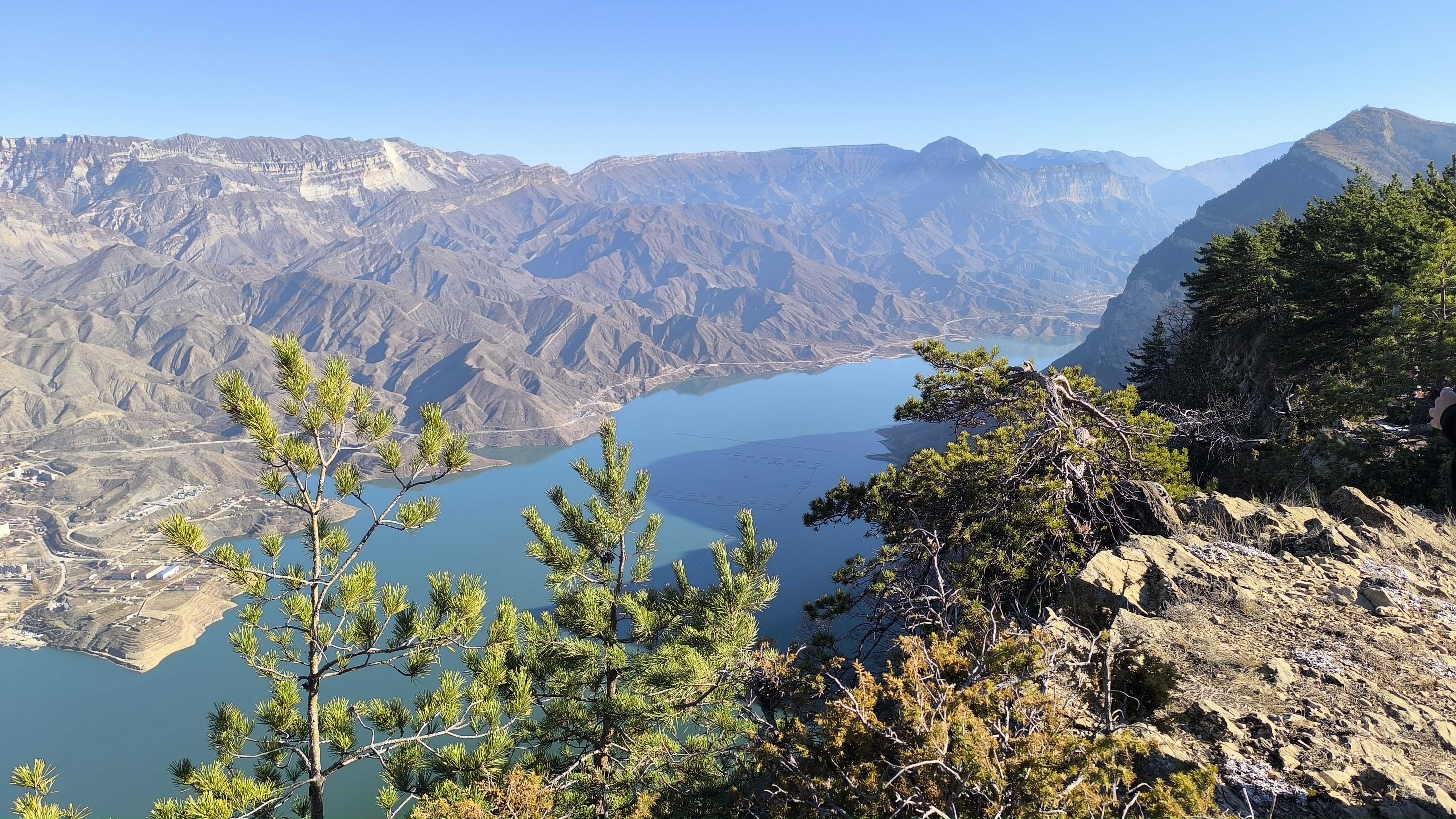 Смотровая Харачи - одна из лучших локации в России по оценкам National Geographic (6/17)
