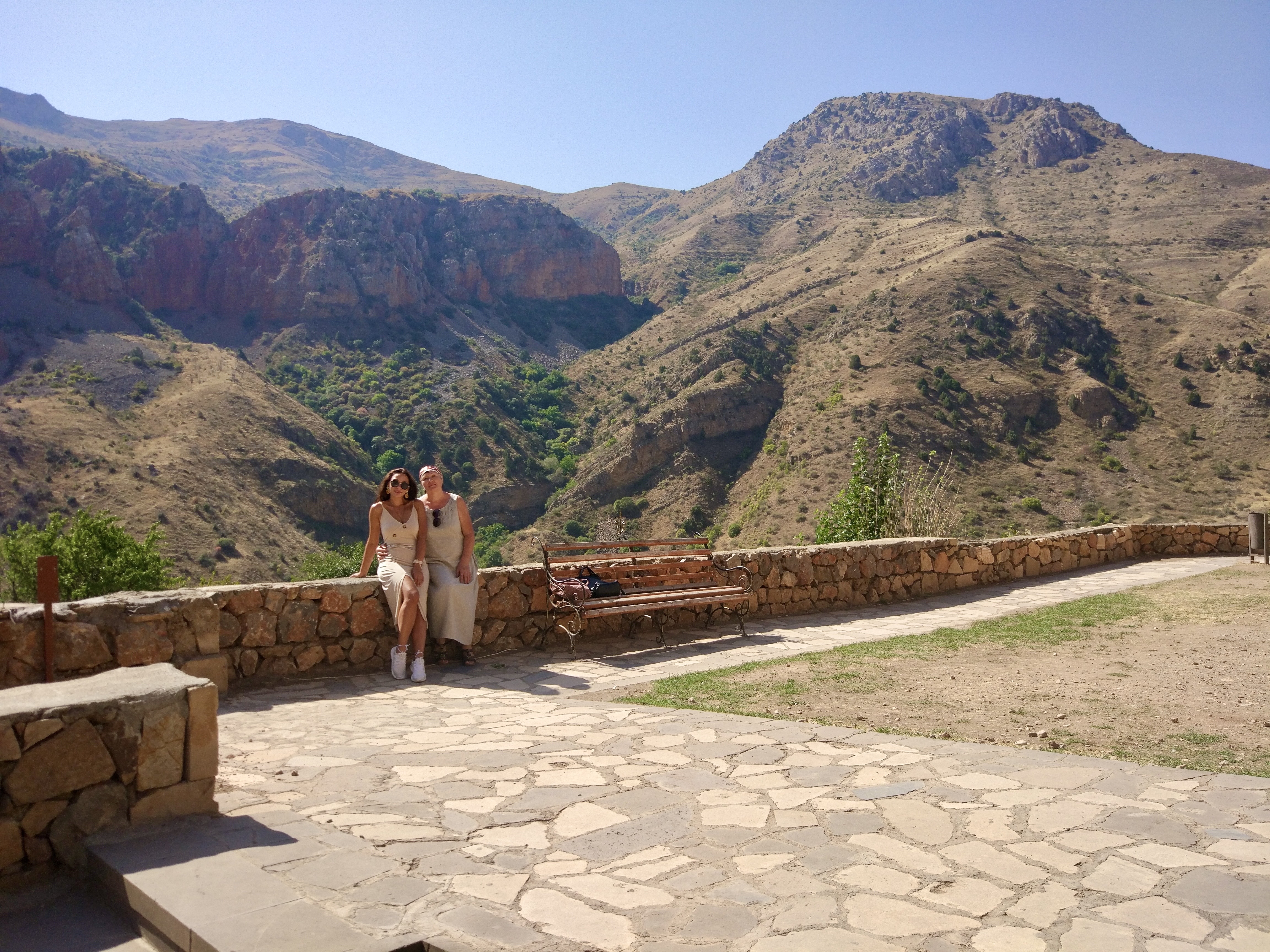 Джан-трип: Армения между храмами и тостами (32/52)