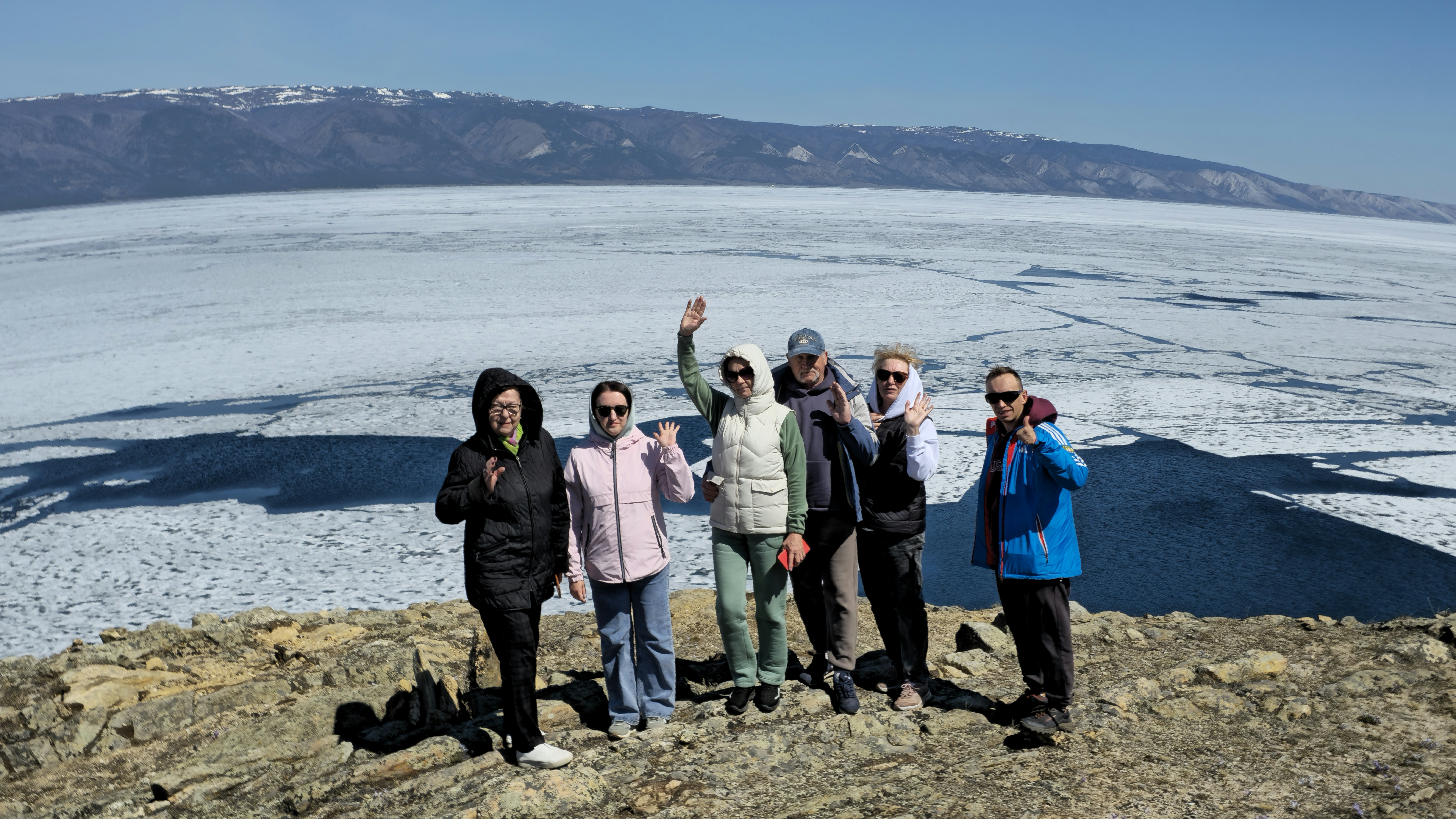 Майский Байкал (8/18)