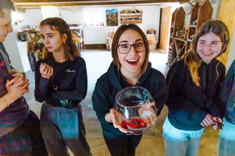 Праздничные дни  в Абхазии (2/10)