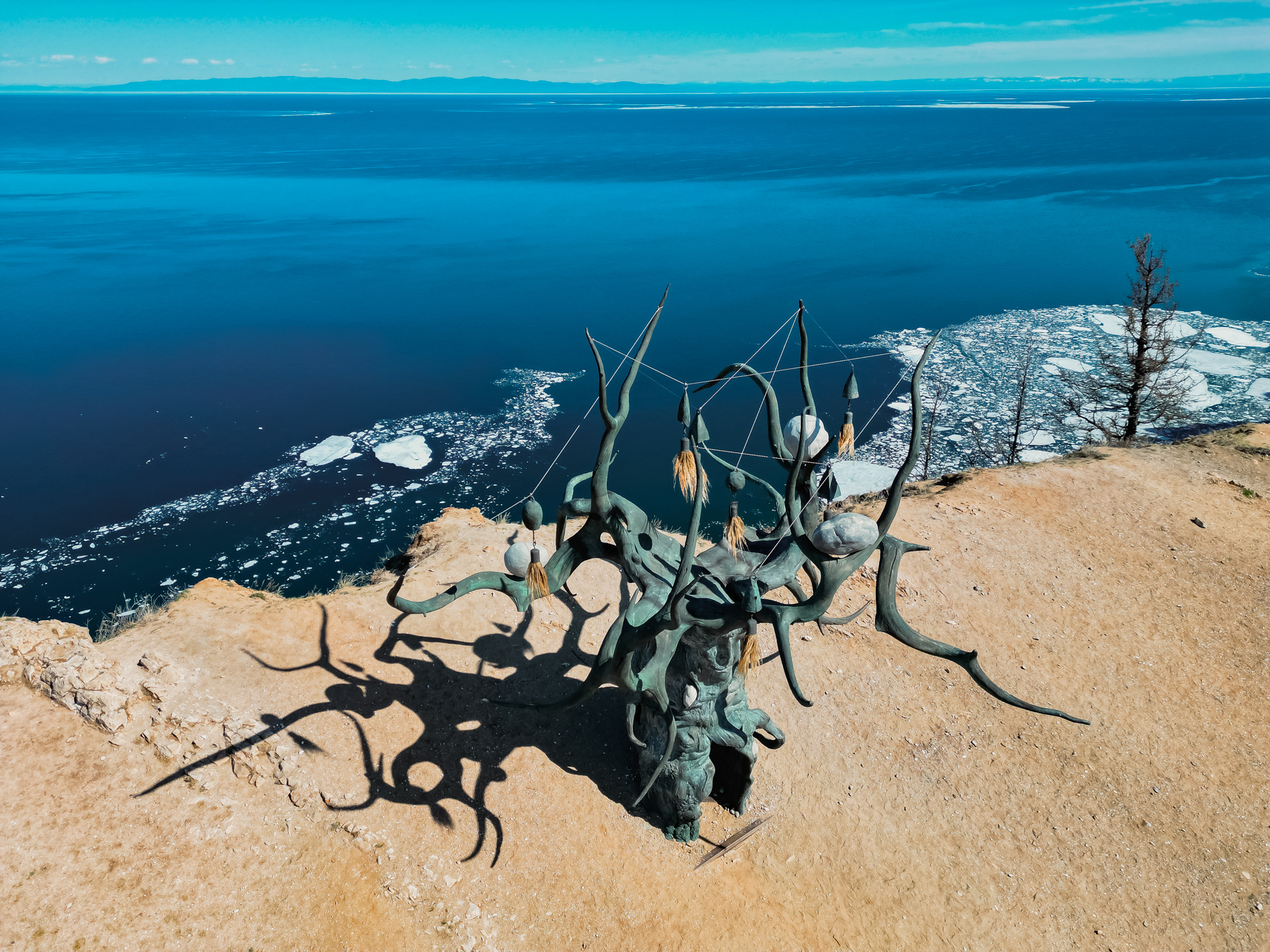 Майский Байкал (3/18)