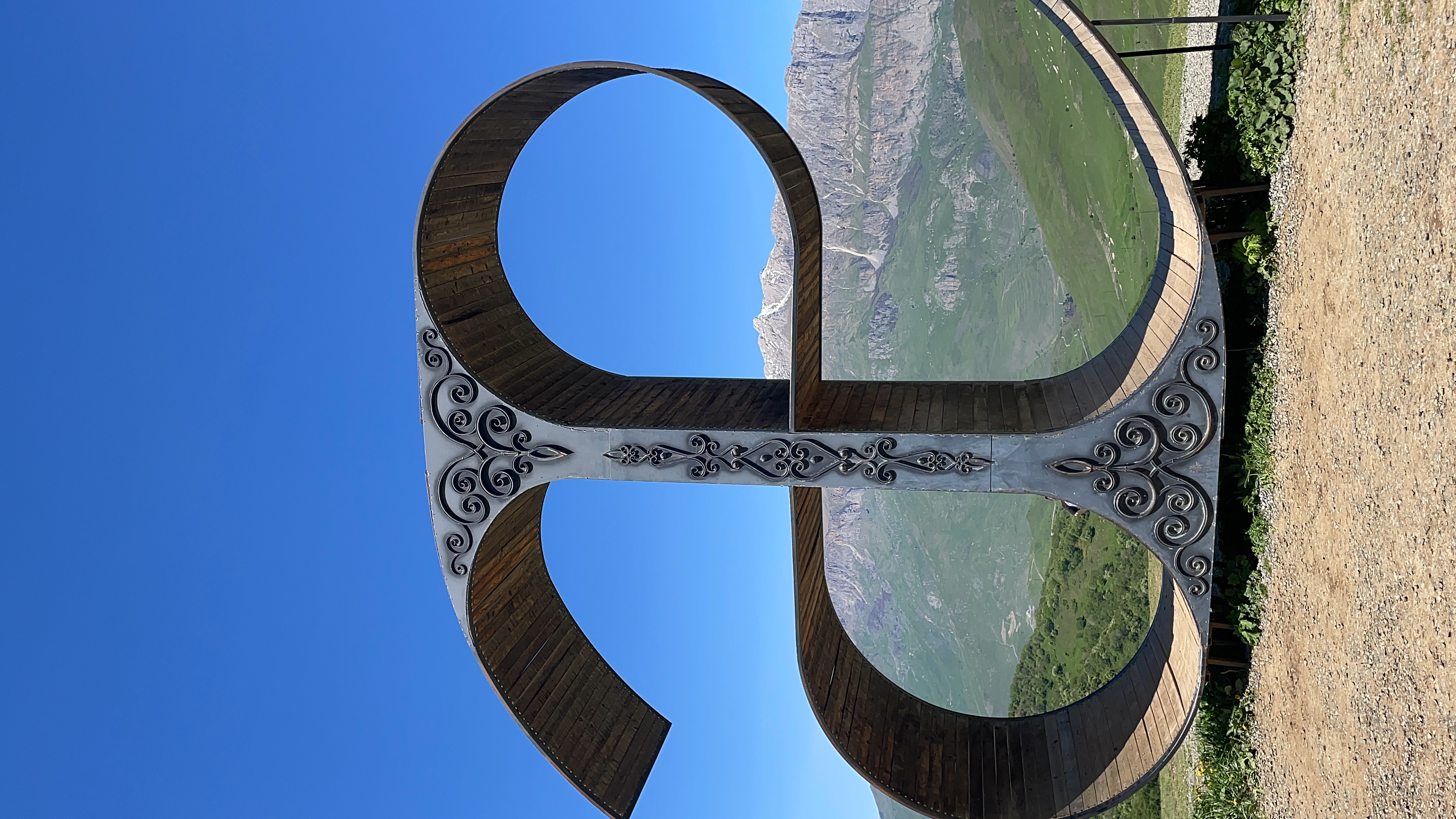 3 дня весны в Осетии с лавочкой счастья. Авторский тур. (18/19)