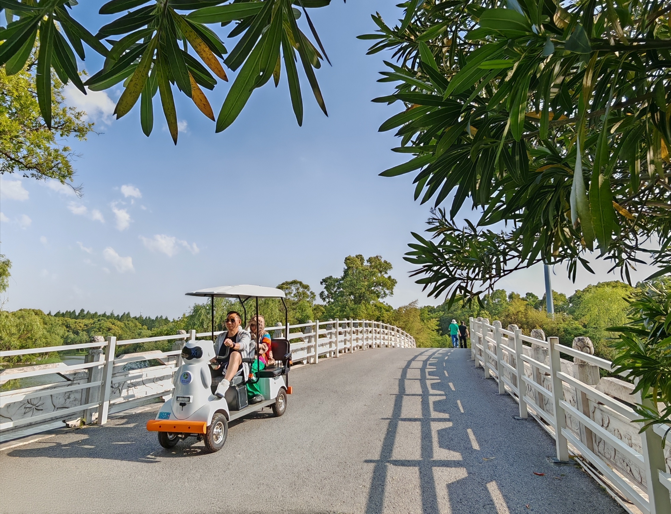 Красоты Восточного Китая: Шанхай, Чжуцзяцзяо, озеро Циншань, рассвет в горах Хуаншань (23/56)